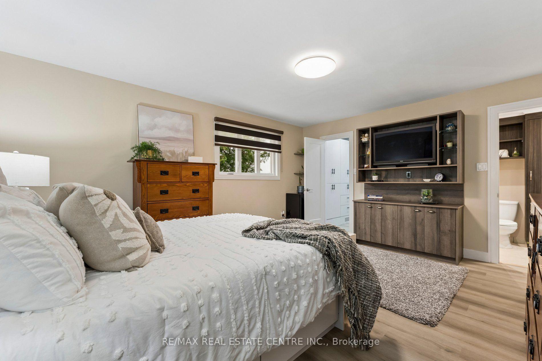 Photo 19 of 44 Adam Street, Brampton, Heart Lake West — HOMEH