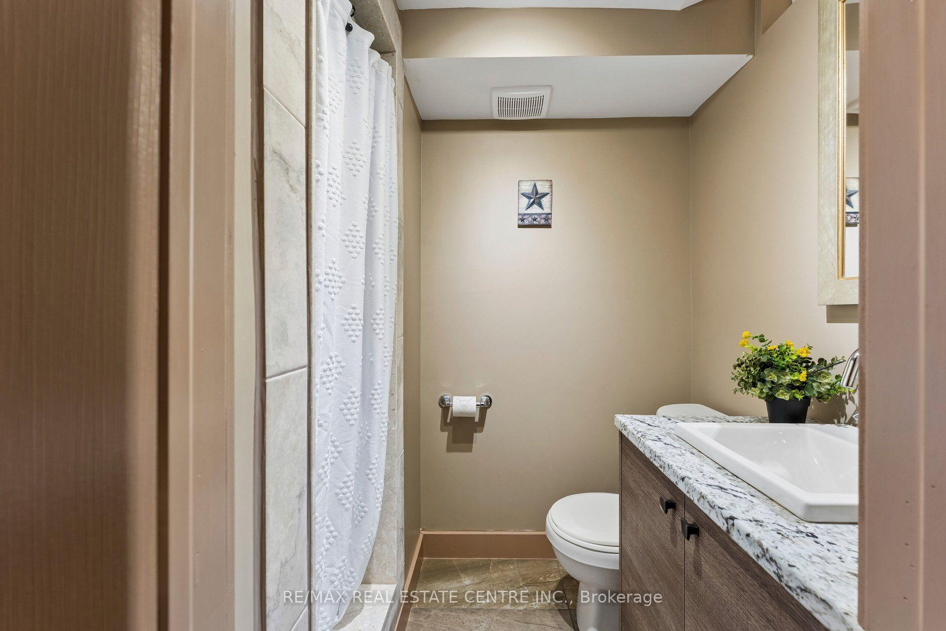 Photo 42 of 44 Adam Street, Brampton, Heart Lake West — HOMEH