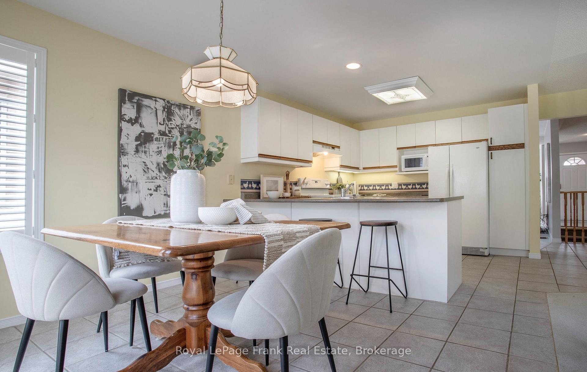 Photo 9 of 1477 Greenvalley Trail, Oshawa, Taunton — HOMEH