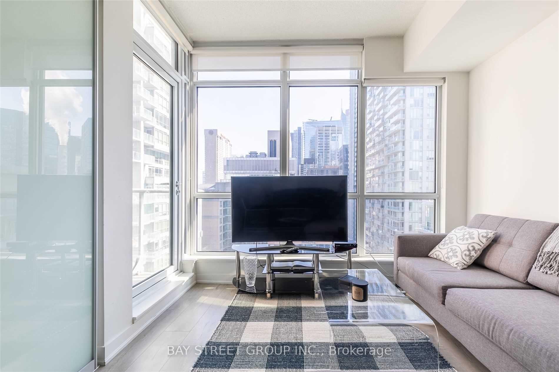 Photo 3 of Unit 1603, 30 Nelson Street, Toronto, Waterfront Communities — HOMEH
