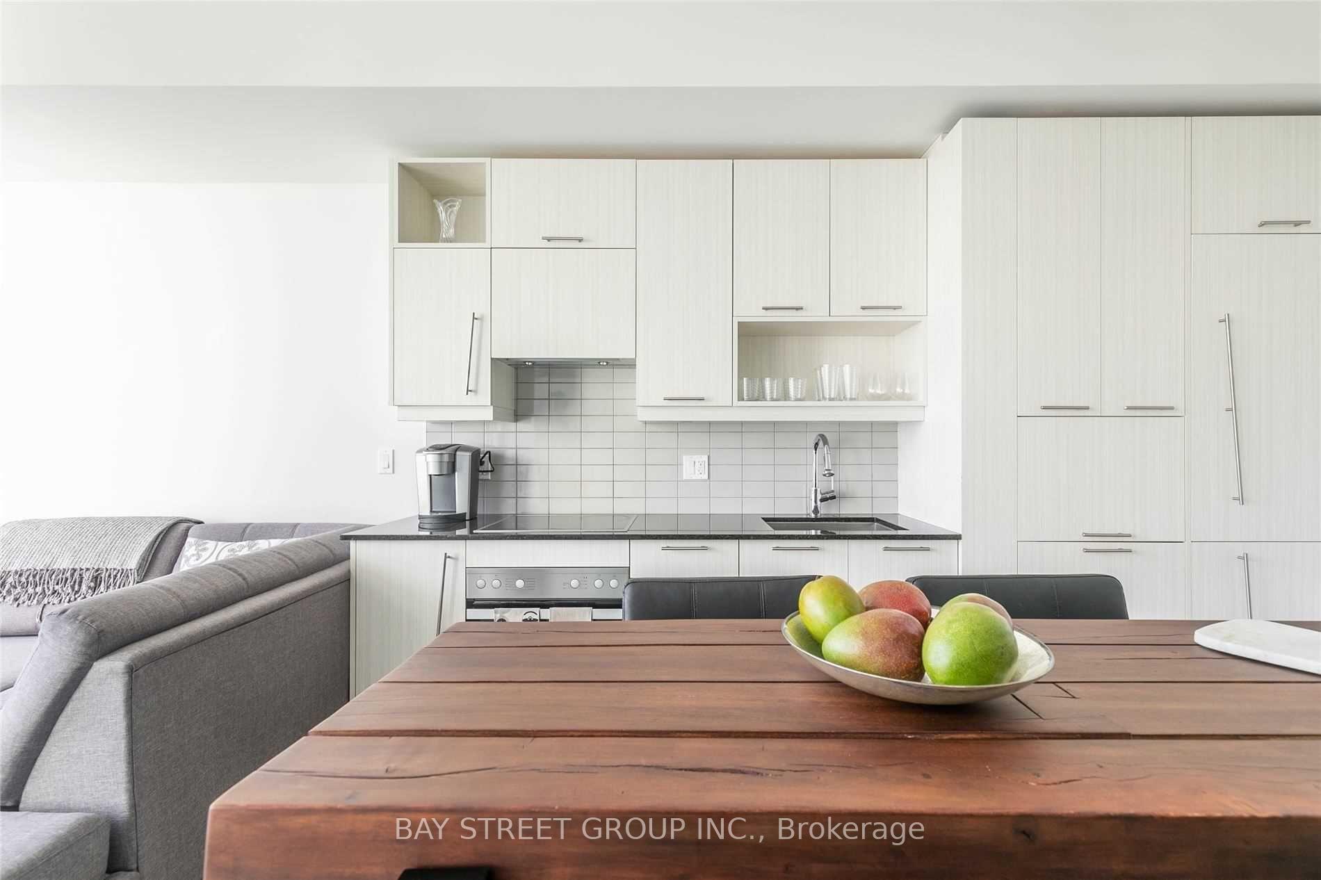 Photo 4 of Unit 1603, 30 Nelson Street, Toronto, Waterfront Communities — HOMEH