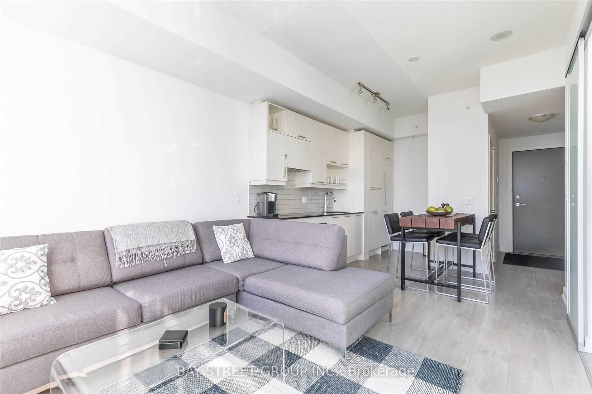 Photo 7 of Unit 1603, 30 Nelson Street, Toronto, Waterfront Communities — HOMEH