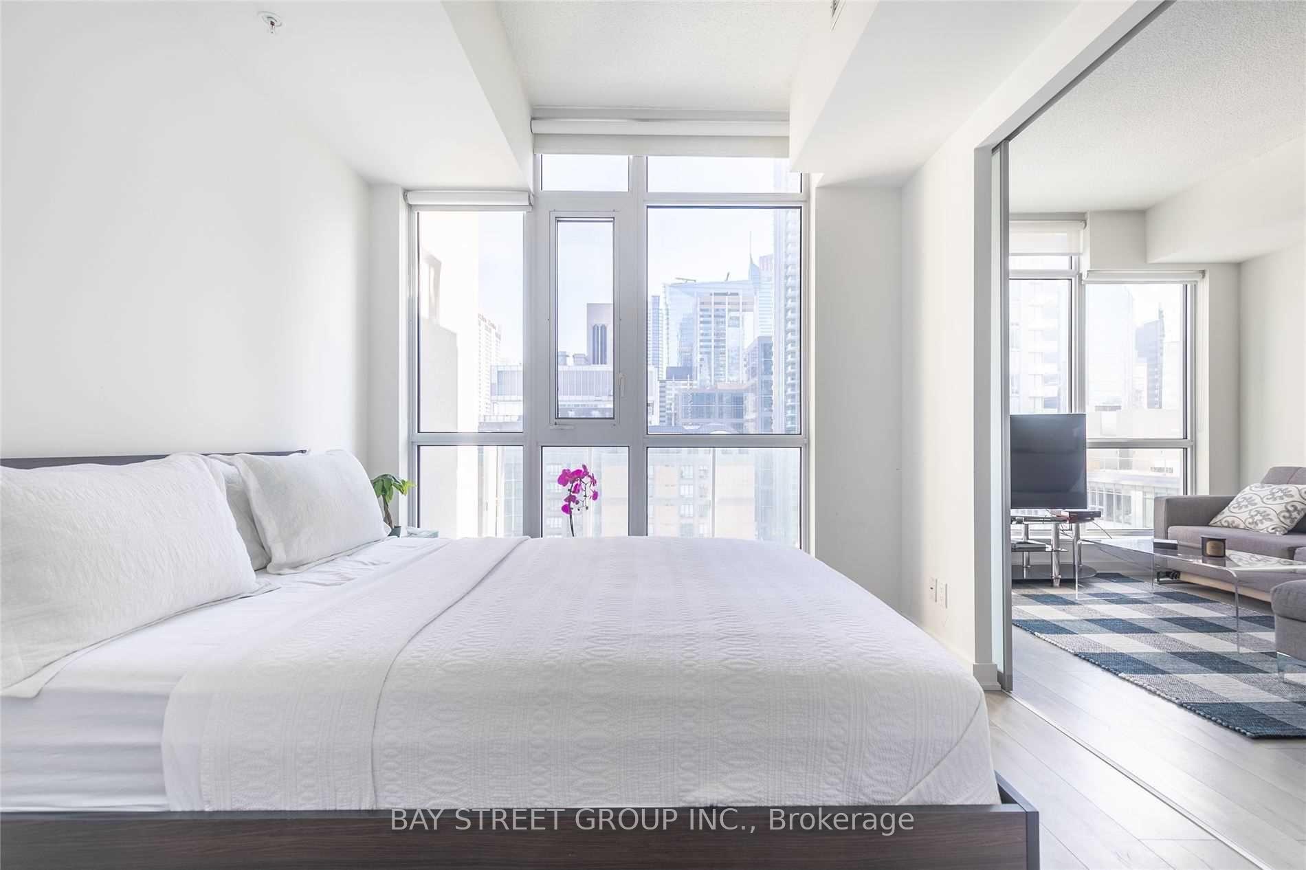 Photo 9 of Unit 1603, 30 Nelson Street, Toronto, Waterfront Communities — HOMEH