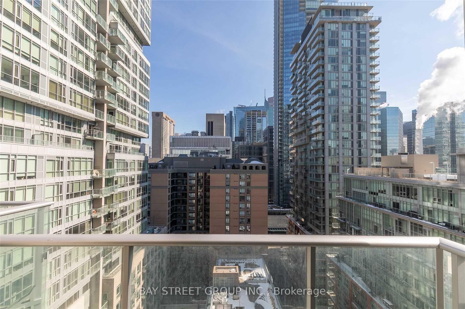 Photo 12 of Unit 1603, 30 Nelson Street, Toronto, Waterfront Communities — HOMEH