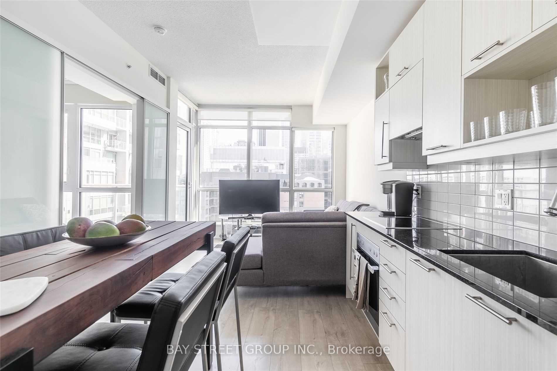 Photo 15 of Unit 1603, 30 Nelson Street, Toronto, Waterfront Communities — HOMEH