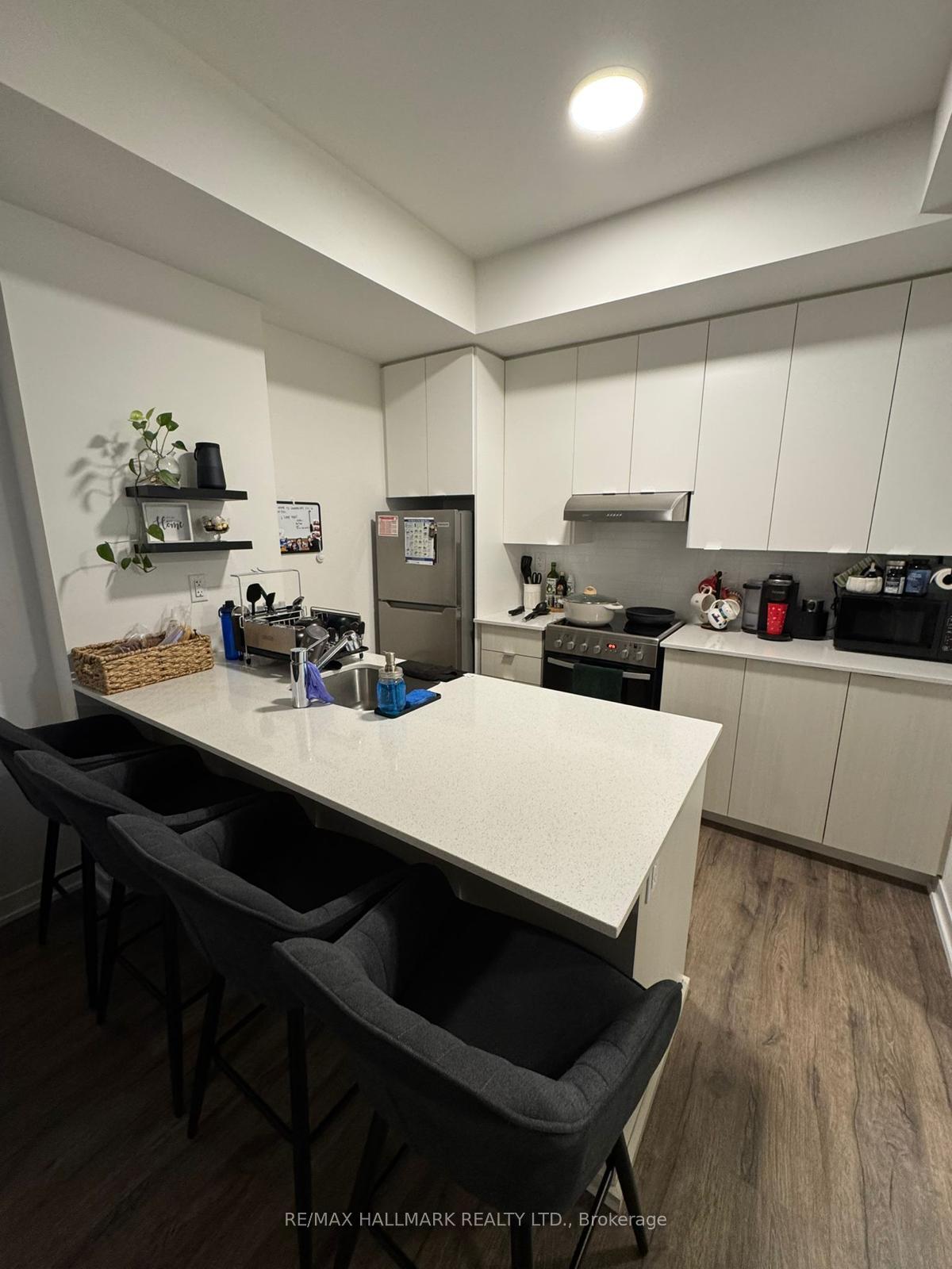 Photo 2 of Unit 111, 140 Canon Jackson Drive, North York, Beechborough-Greenbrook — HOMEH