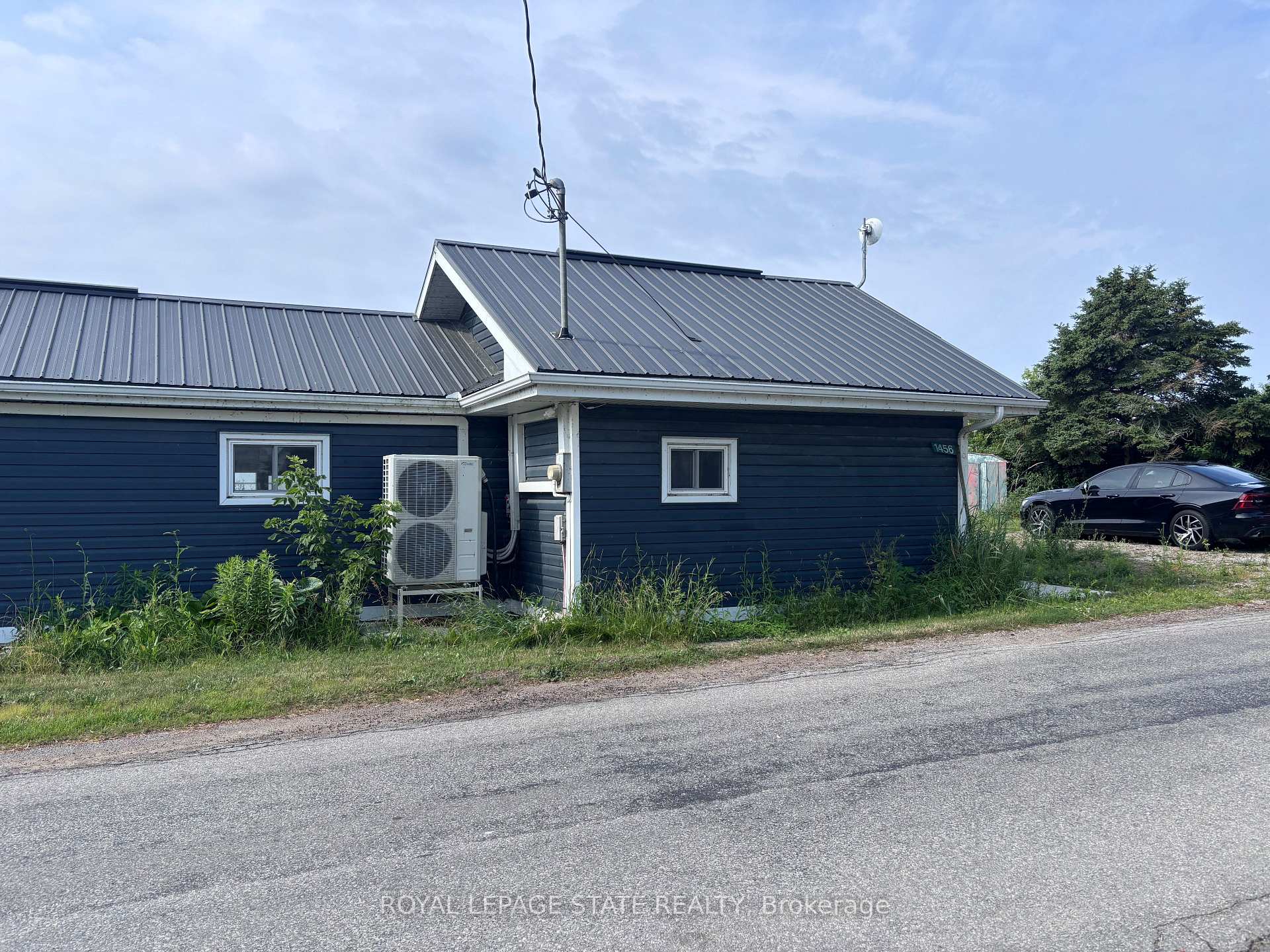 Photo 2 of 1456 Lakeshore Road, Haldimand — HOMEH