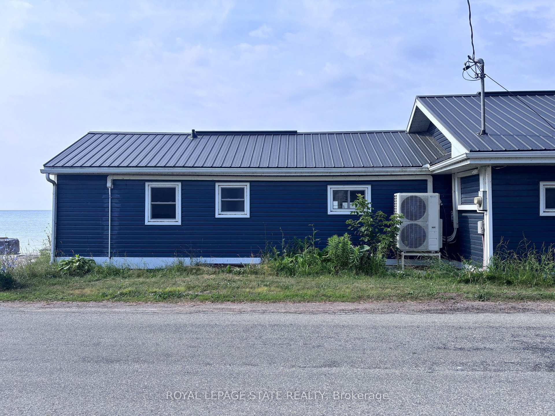 Photo 3 of 1456 Lakeshore Road, Haldimand — HOMEH