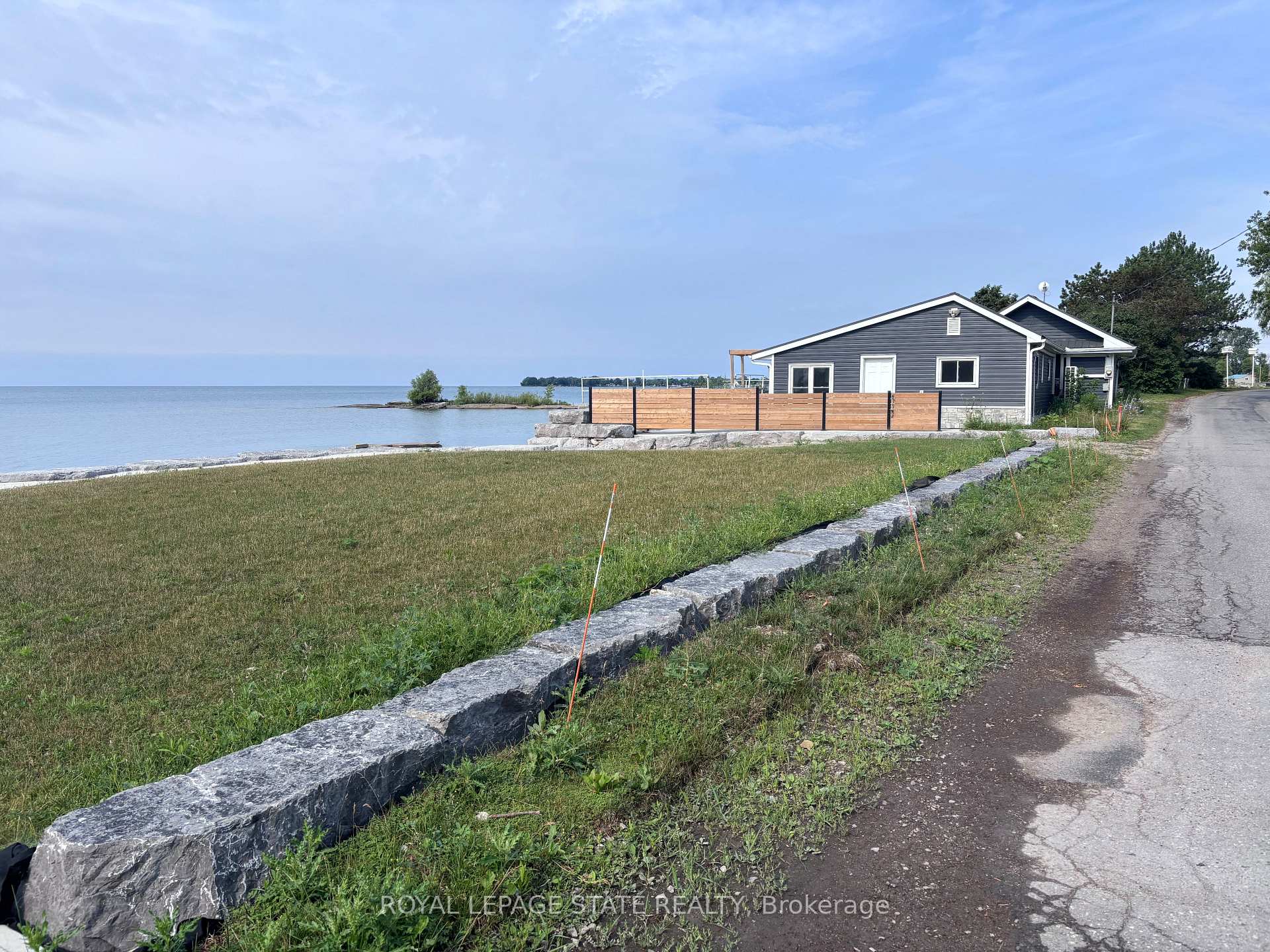 Photo 4 of 1456 Lakeshore Road, Haldimand — HOMEH