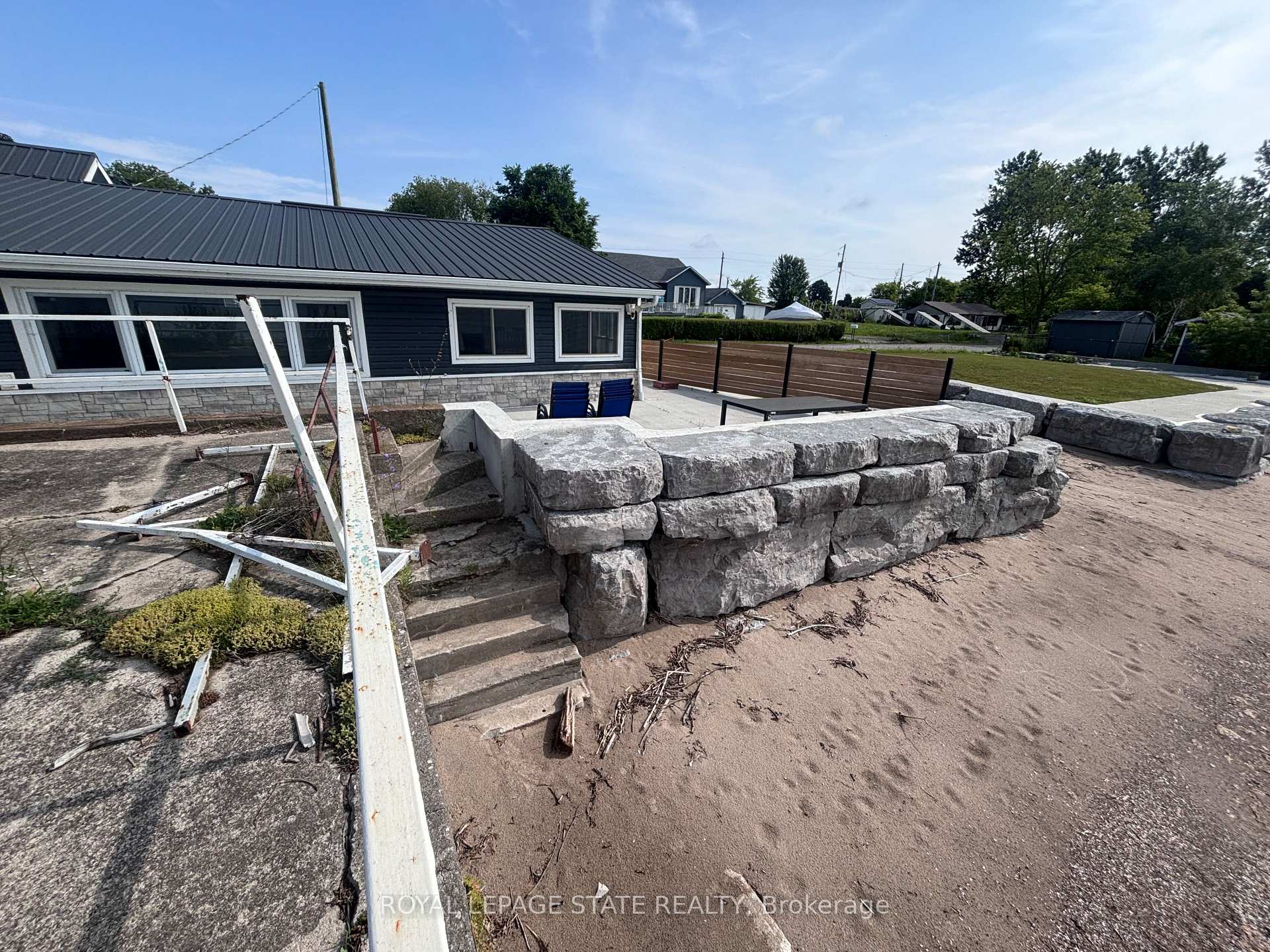 Photo 8 of 1456 Lakeshore Road, Haldimand — HOMEH