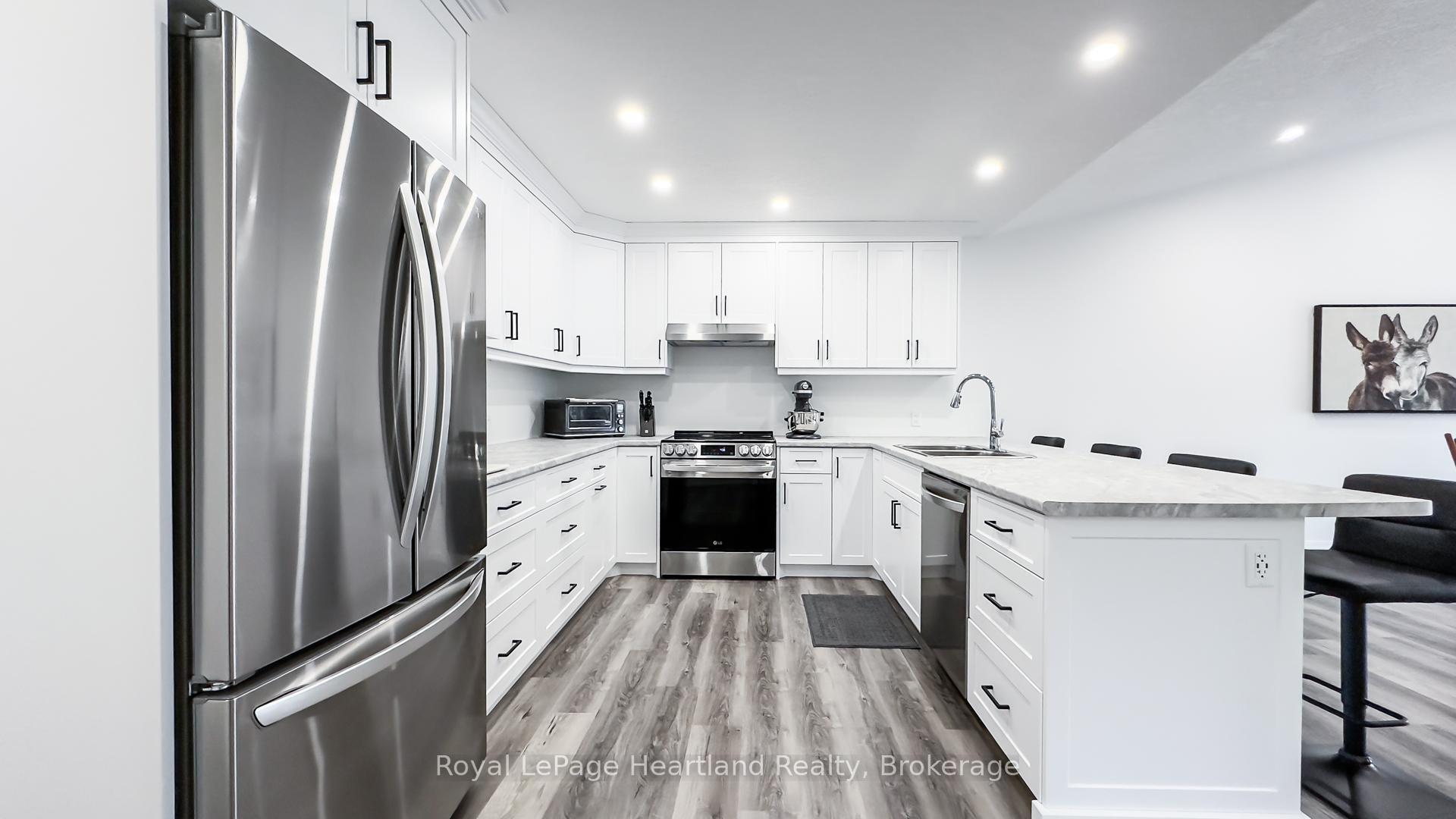 Photo 5 of 86 Osborne Street, Central Huron, Clinton — HOMEH