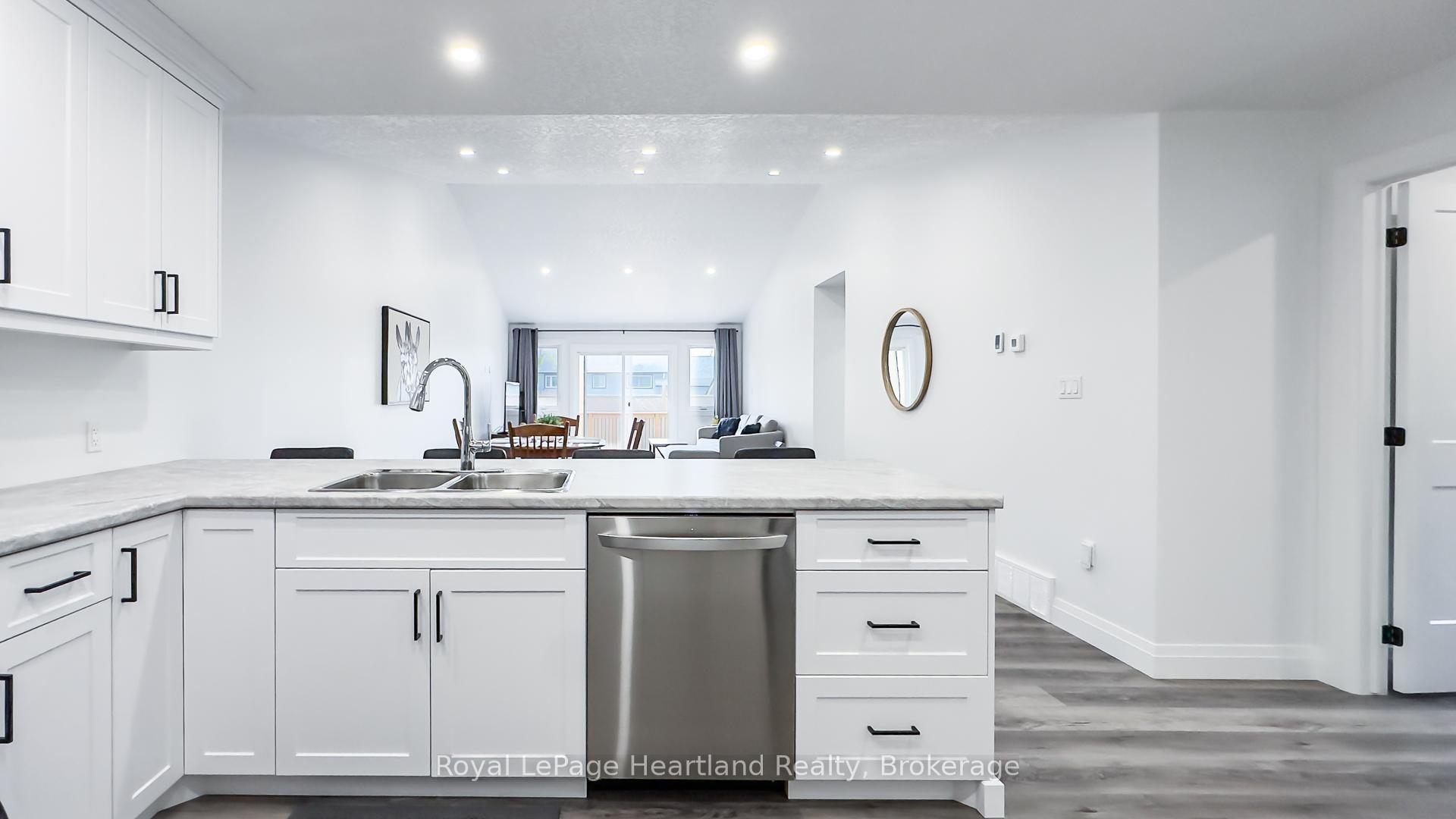 Photo 6 of 86 Osborne Street, Central Huron, Clinton — HOMEH