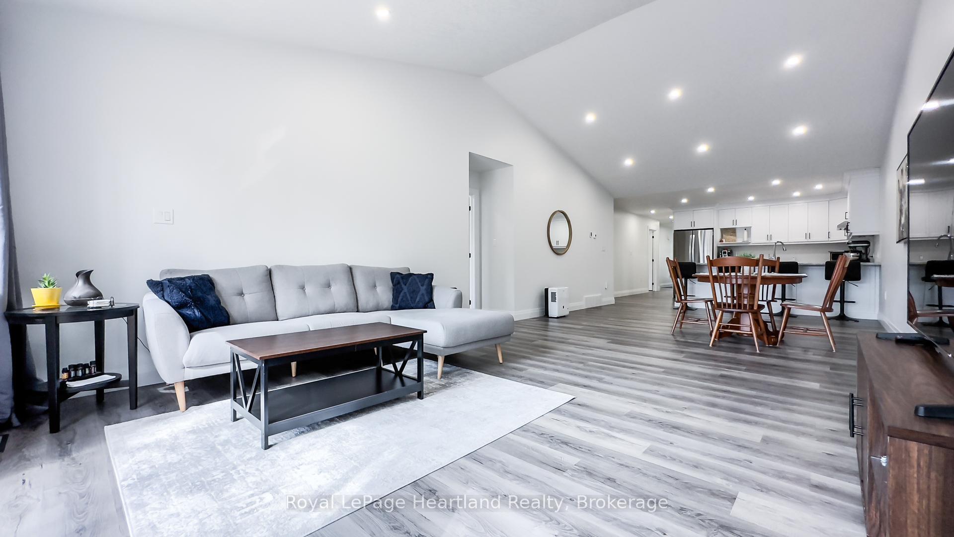 Photo 16 of 86 Osborne Street, Central Huron, Clinton — HOMEH