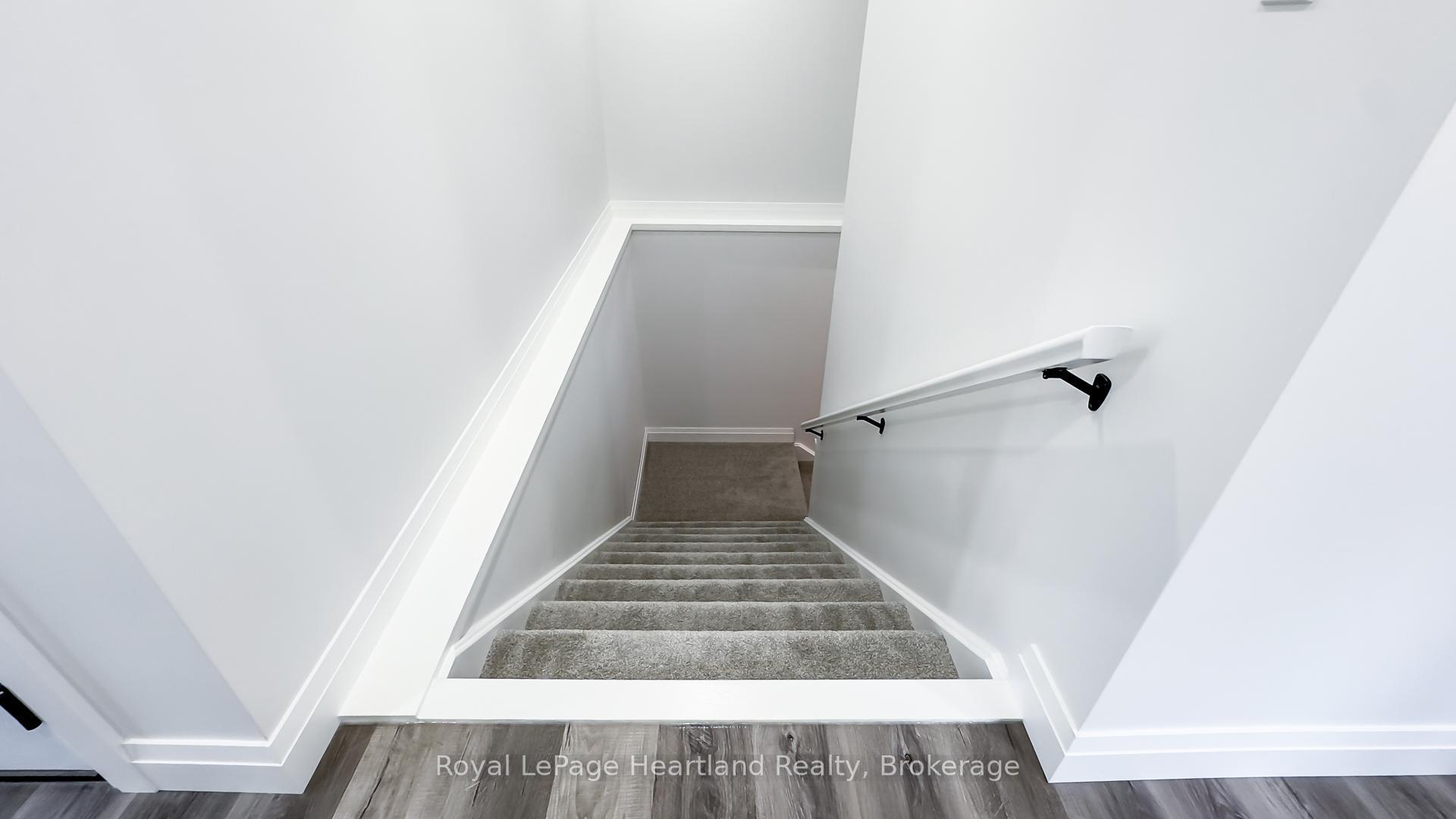 Photo 33 of 86 Osborne Street, Central Huron, Clinton — HOMEH