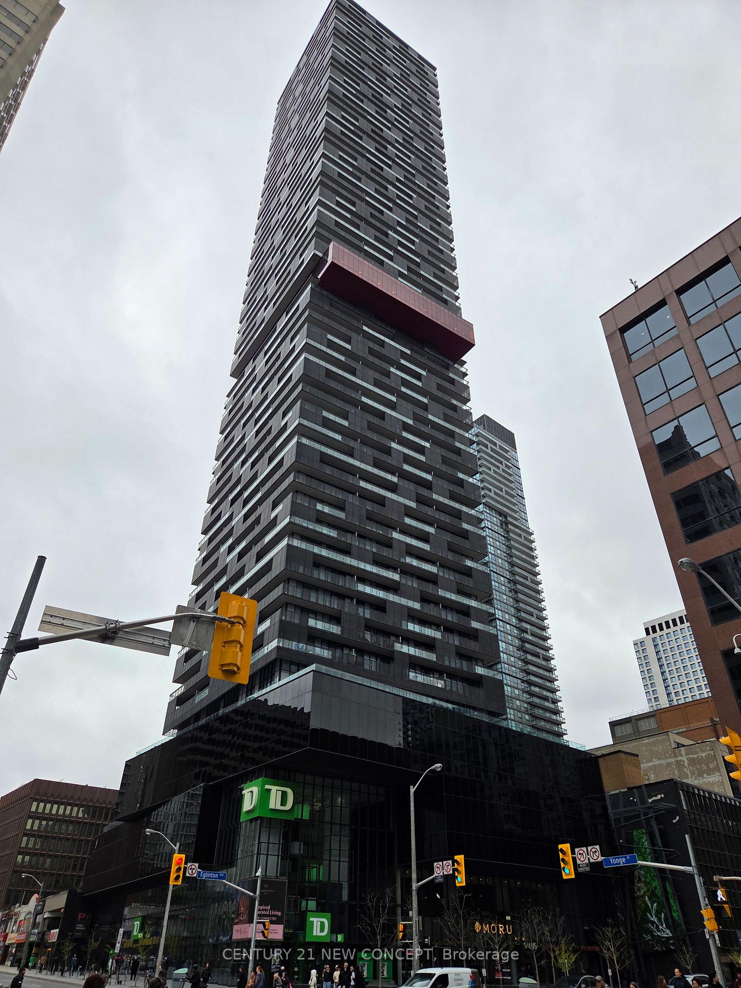 Front of Unit 3604, 8 Eglinton Avenue E