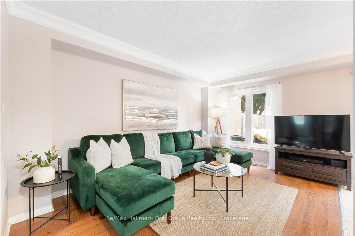 Photo 4 of 9 Alexis Way, Whitby, Williamsburg — HOMEH
