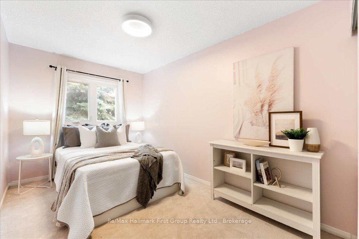 Photo 19 of 9 Alexis Way, Whitby, Williamsburg — HOMEH