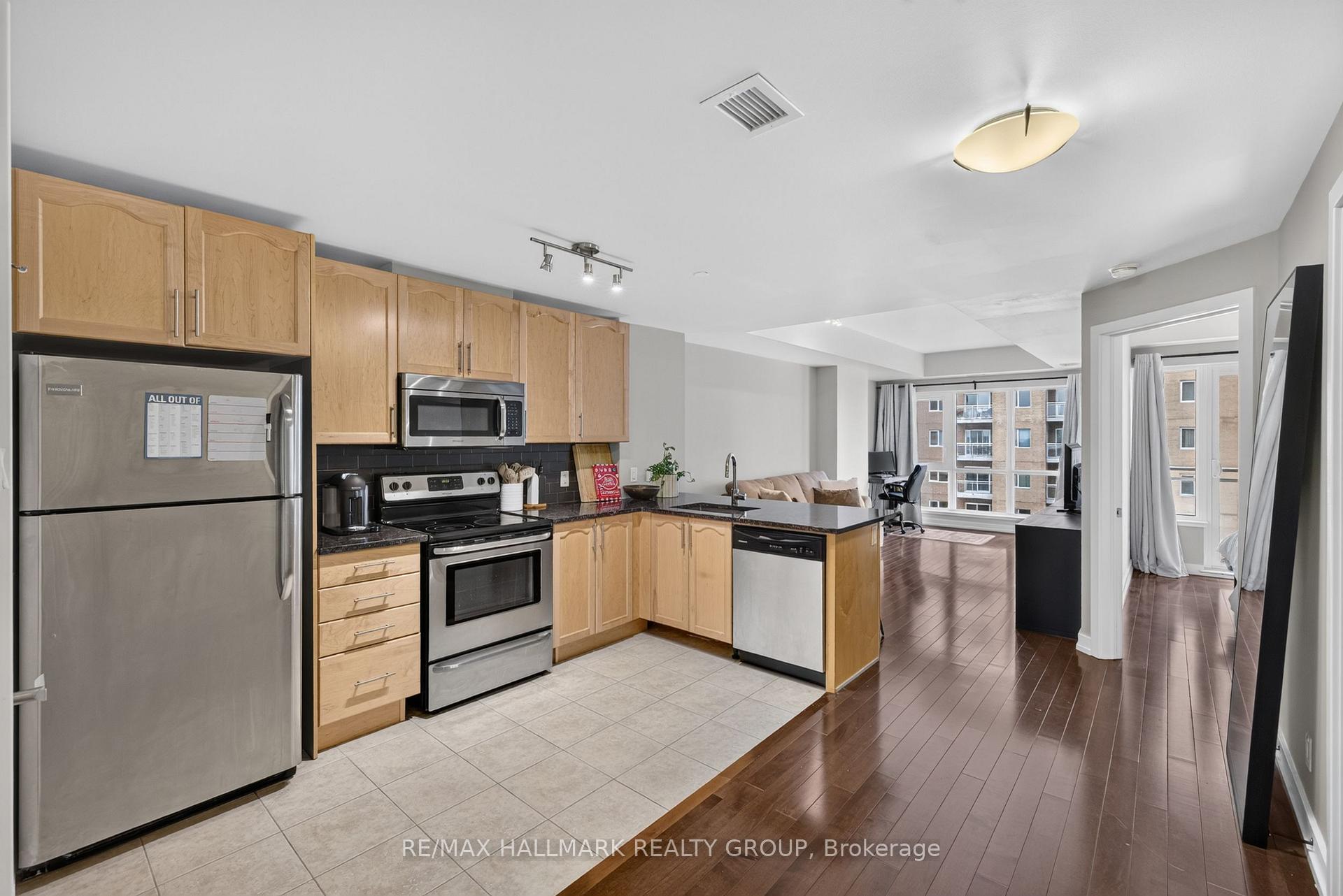 Photo 6 of Unit 606, 330 Titan Private, Ottawa, Borden Farm/Stewart Farm/Carleton Heights/Parkwood Hills — HOMEH