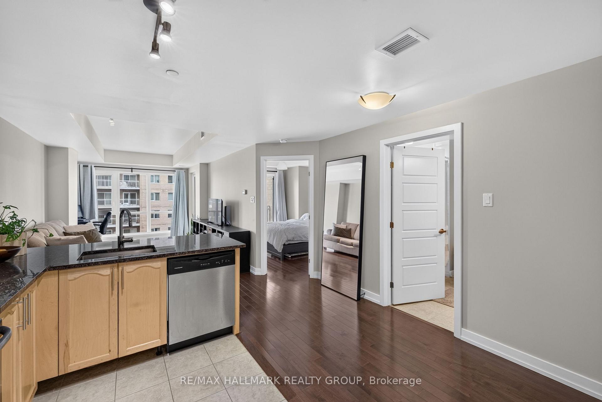 Photo 10 of Unit 606, 330 Titan Private, Ottawa, Borden Farm/Stewart Farm/Carleton Heights/Parkwood Hills — HOMEH