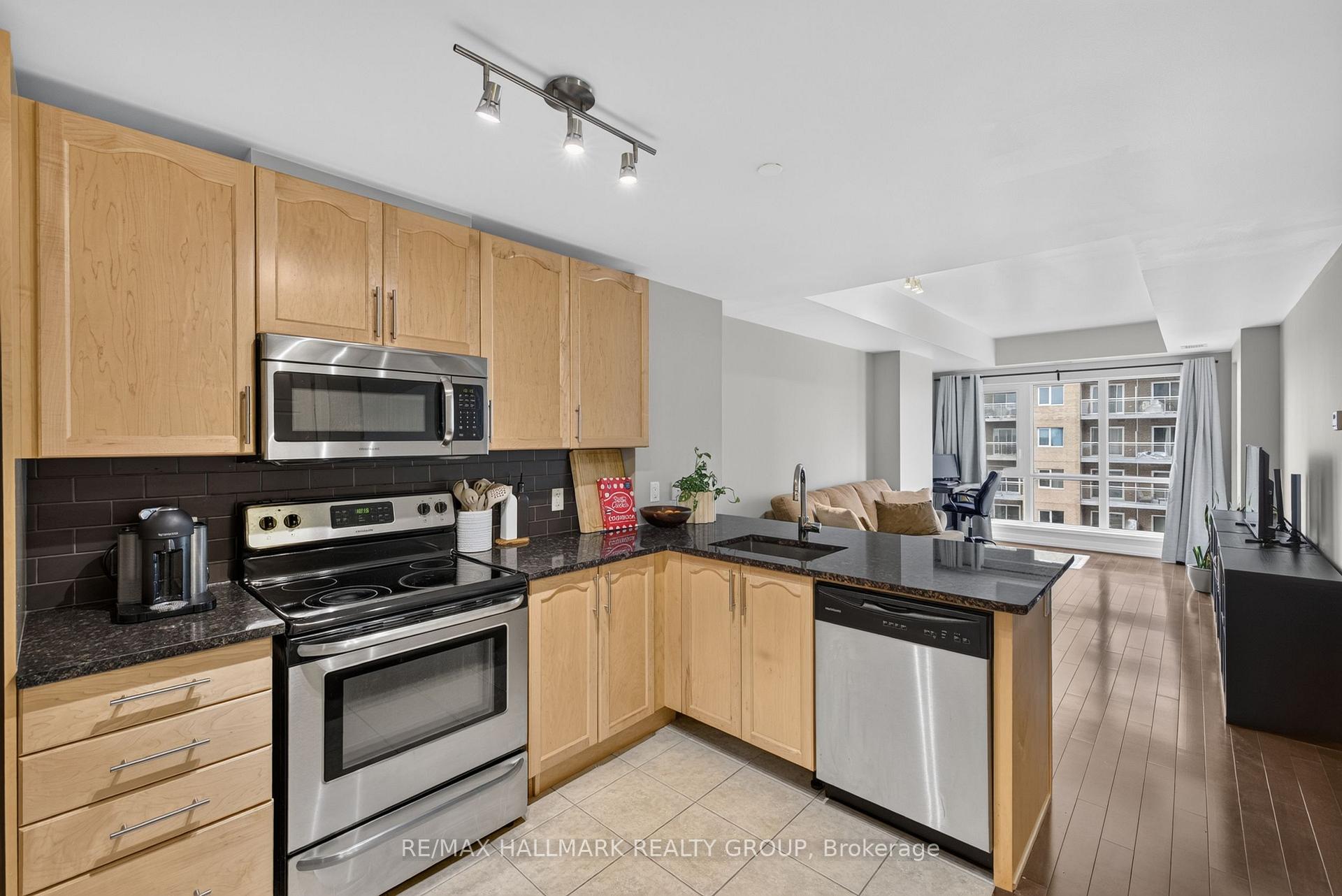 Photo 11 of Unit 606, 330 Titan Private, Ottawa, Borden Farm/Stewart Farm/Carleton Heights/Parkwood Hills — HOMEH