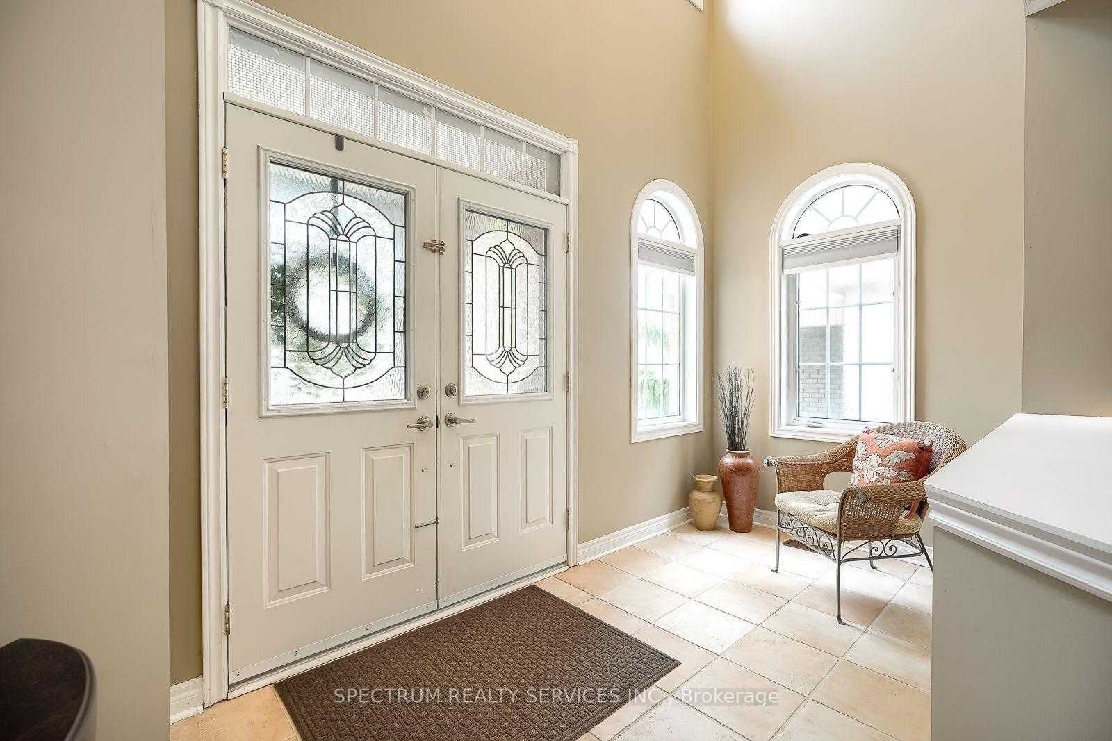 Photo 6 of 51 Monterey Drive, Vaughan, Sonoma Heights — HOMEH