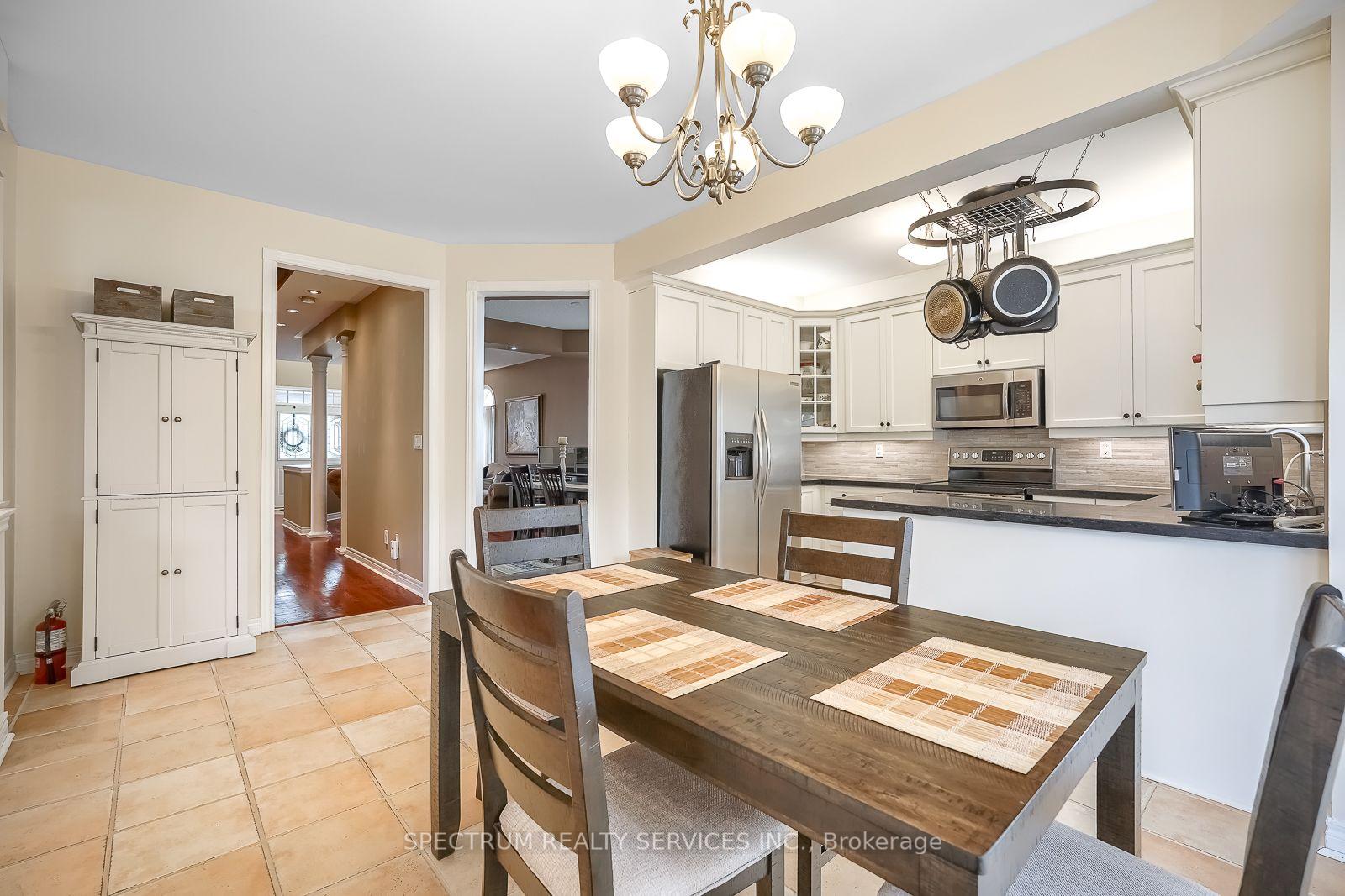Photo 19 of 51 Monterey Drive, Vaughan, Sonoma Heights — HOMEH