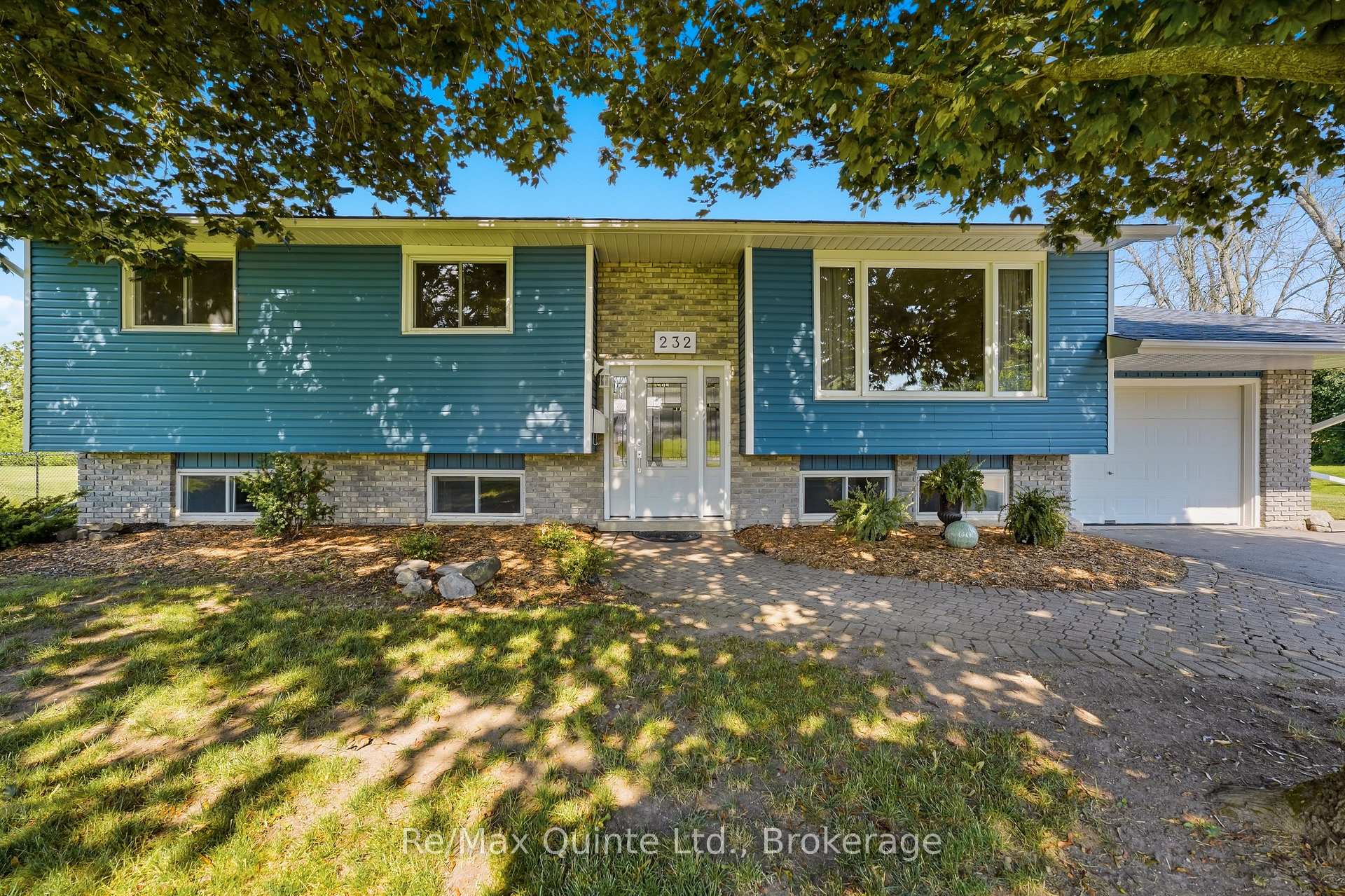 Photo 2 of 232 Colonial Road, Quinte West, Sidney Ward — HOMEH