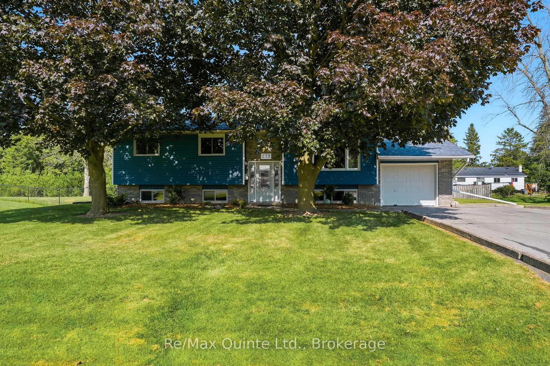 Photo 4 of 232 Colonial Road, Quinte West, Sidney Ward — HOMEH
