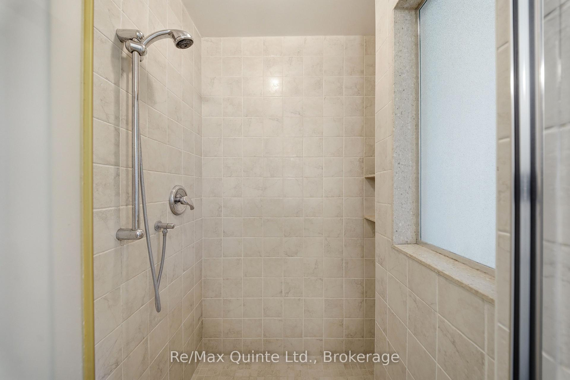 Photo 25 of 232 Colonial Road, Quinte West, Sidney Ward — HOMEH