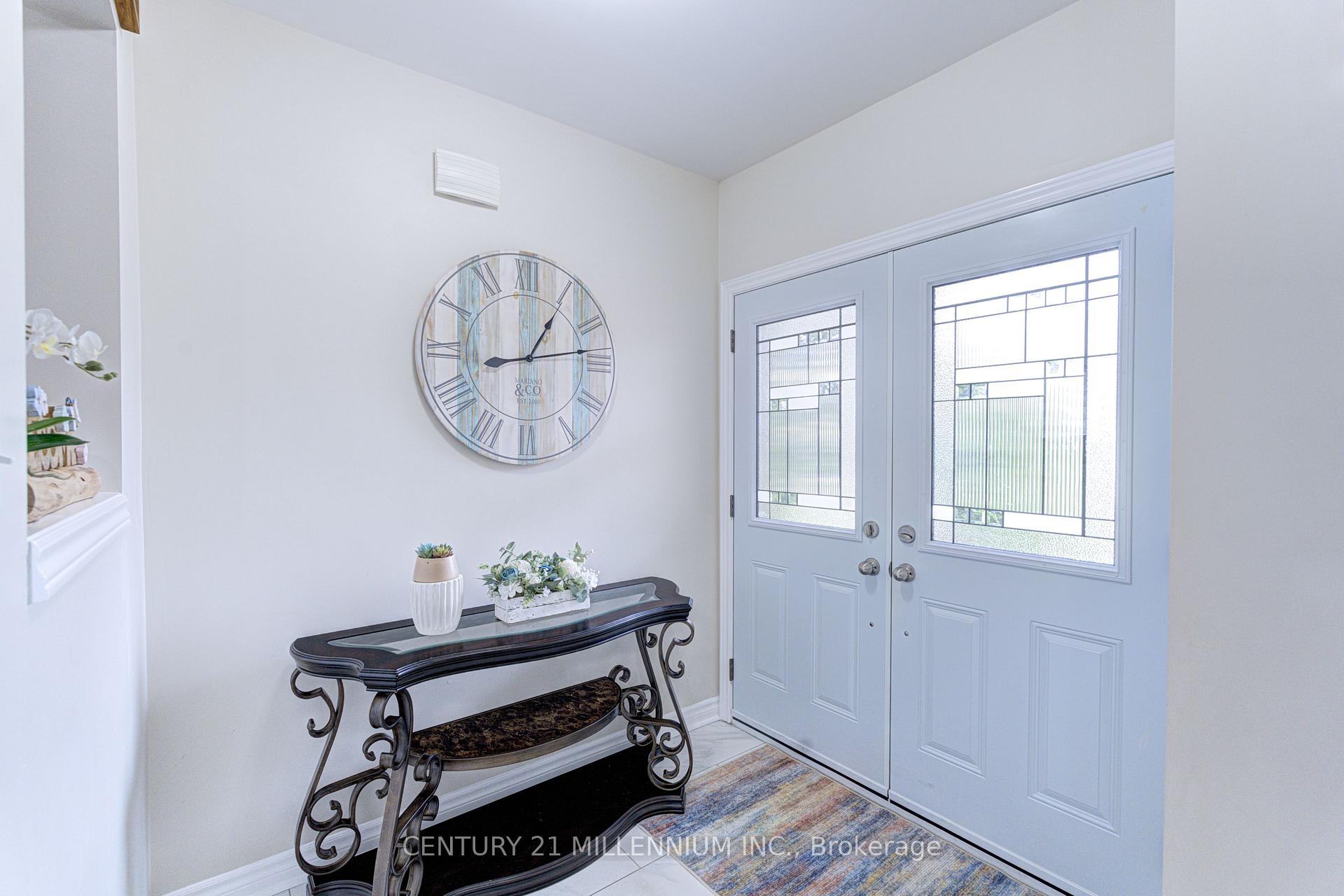 Photo 5 of 28 Silo Court, Brampton, Fletcher's Creek Village — HOMEH