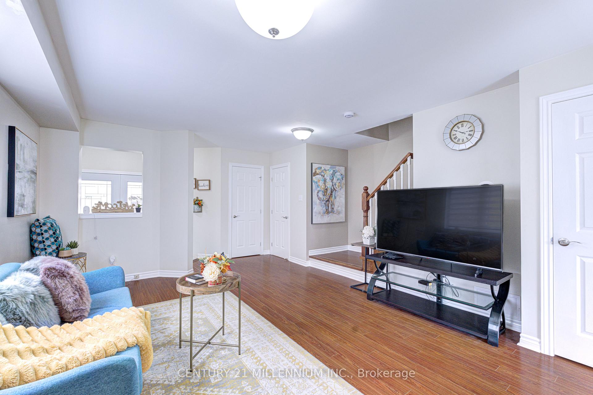 Photo 10 of 28 Silo Court, Brampton, Fletcher's Creek Village — HOMEH