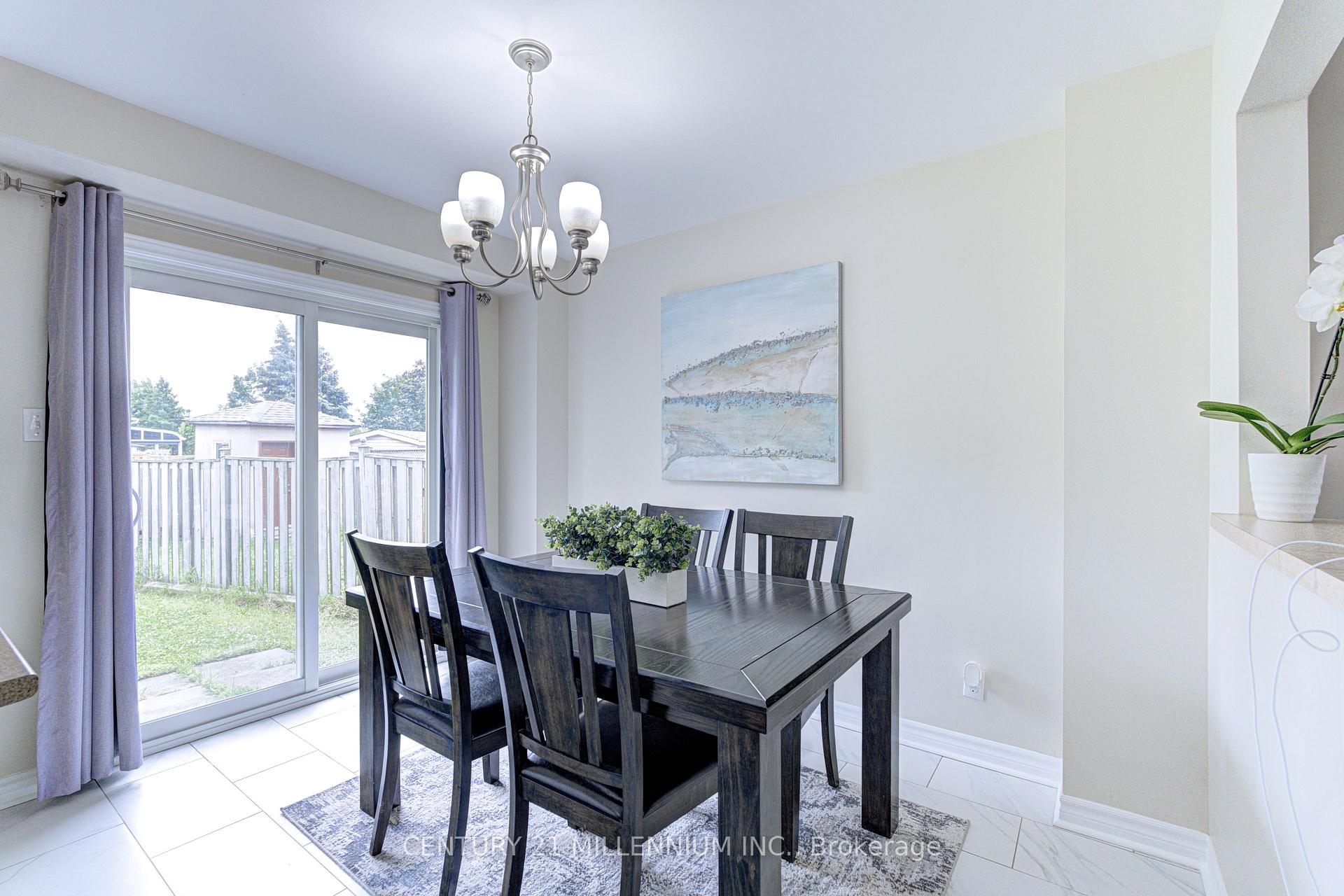 Photo 12 of 28 Silo Court, Brampton, Fletcher's Creek Village — HOMEH