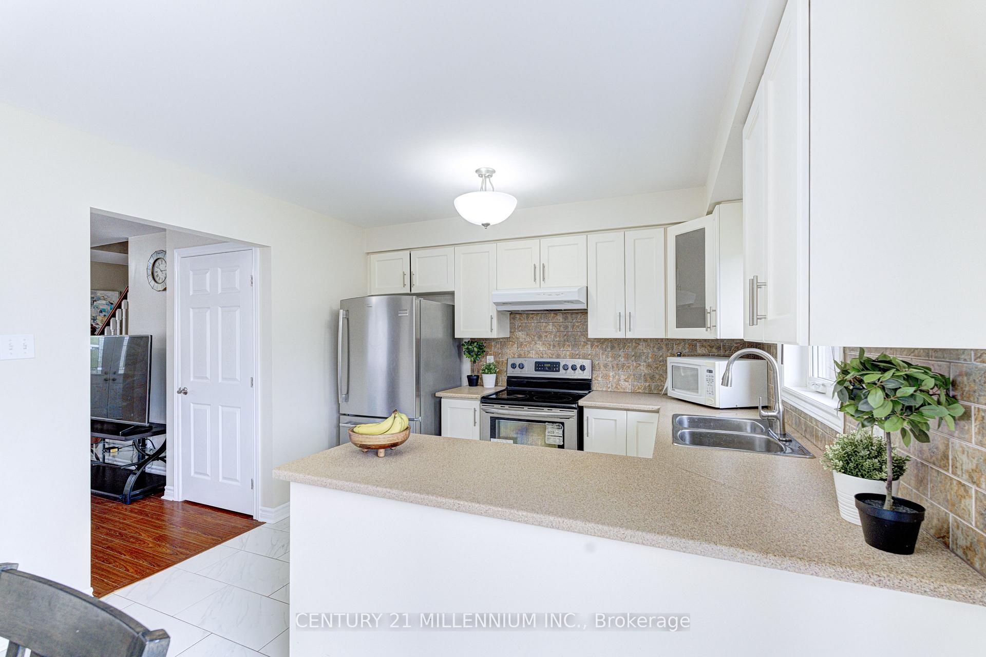 Photo 17 of 28 Silo Court, Brampton, Fletcher's Creek Village — HOMEH