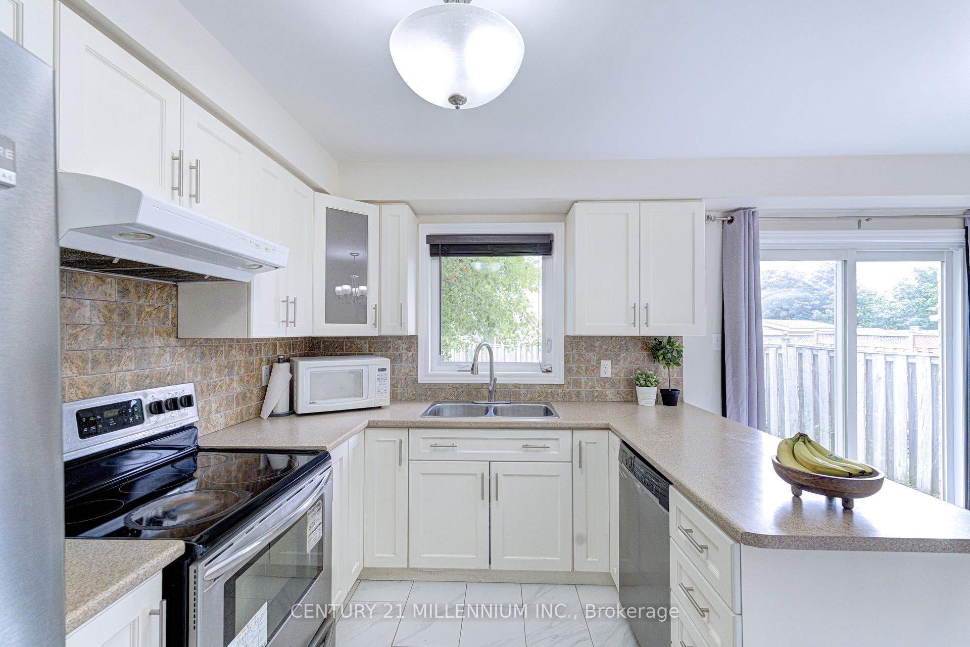Photo 19 of 28 Silo Court, Brampton, Fletcher's Creek Village — HOMEH