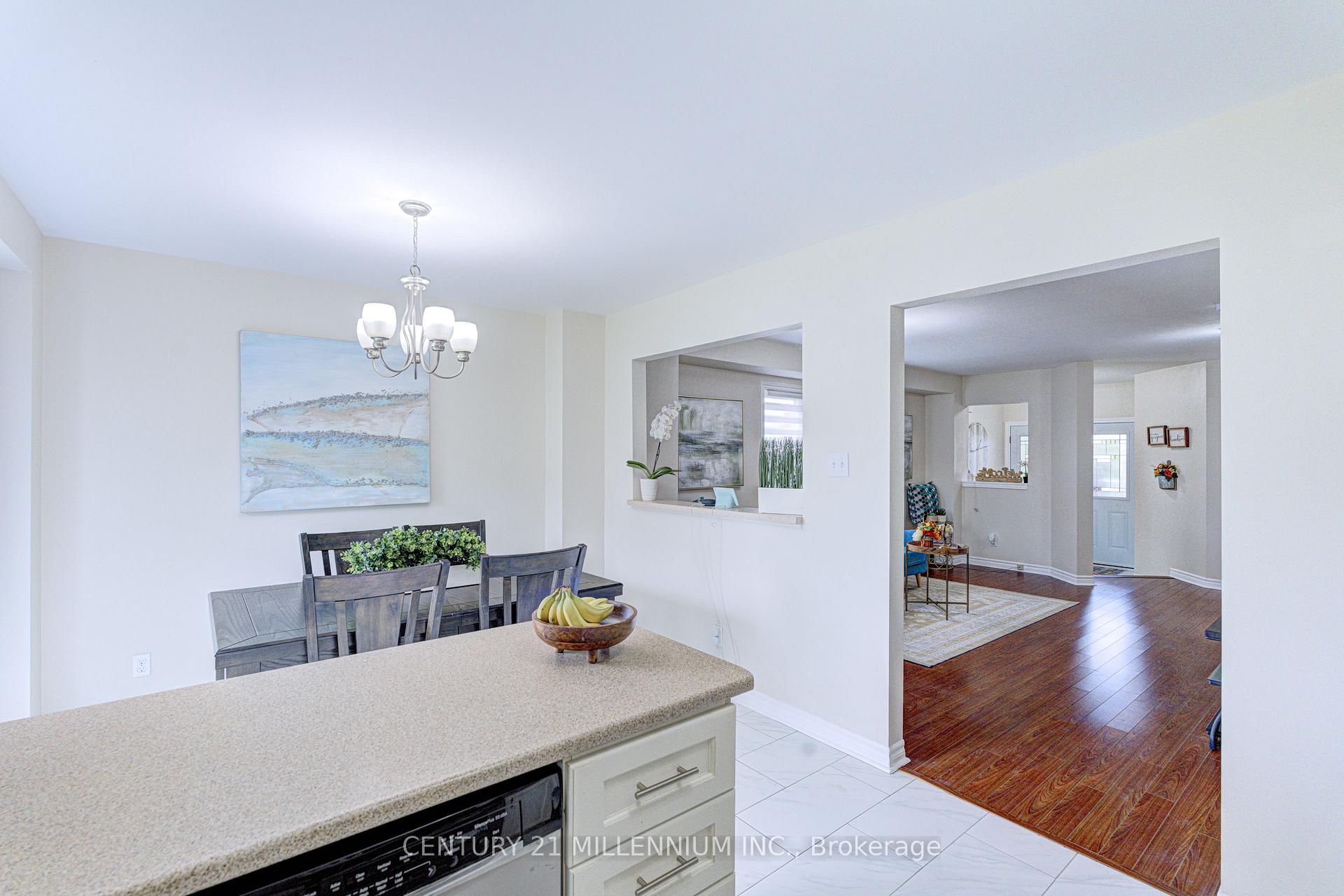 Photo 20 of 28 Silo Court, Brampton, Fletcher's Creek Village — HOMEH