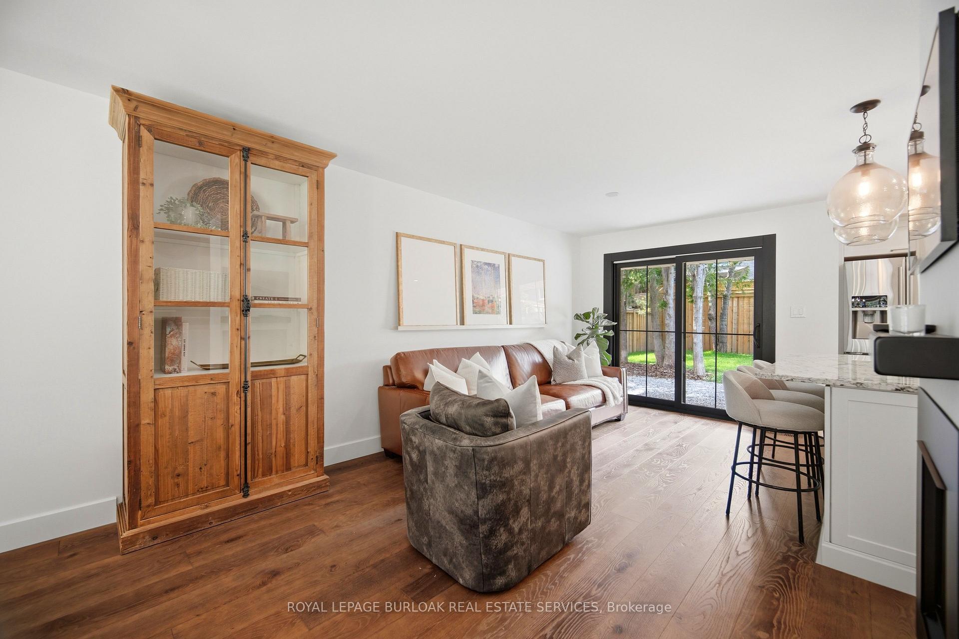 Photo 6 of 39 Culham Street, Oakville, College Park — HOMEH