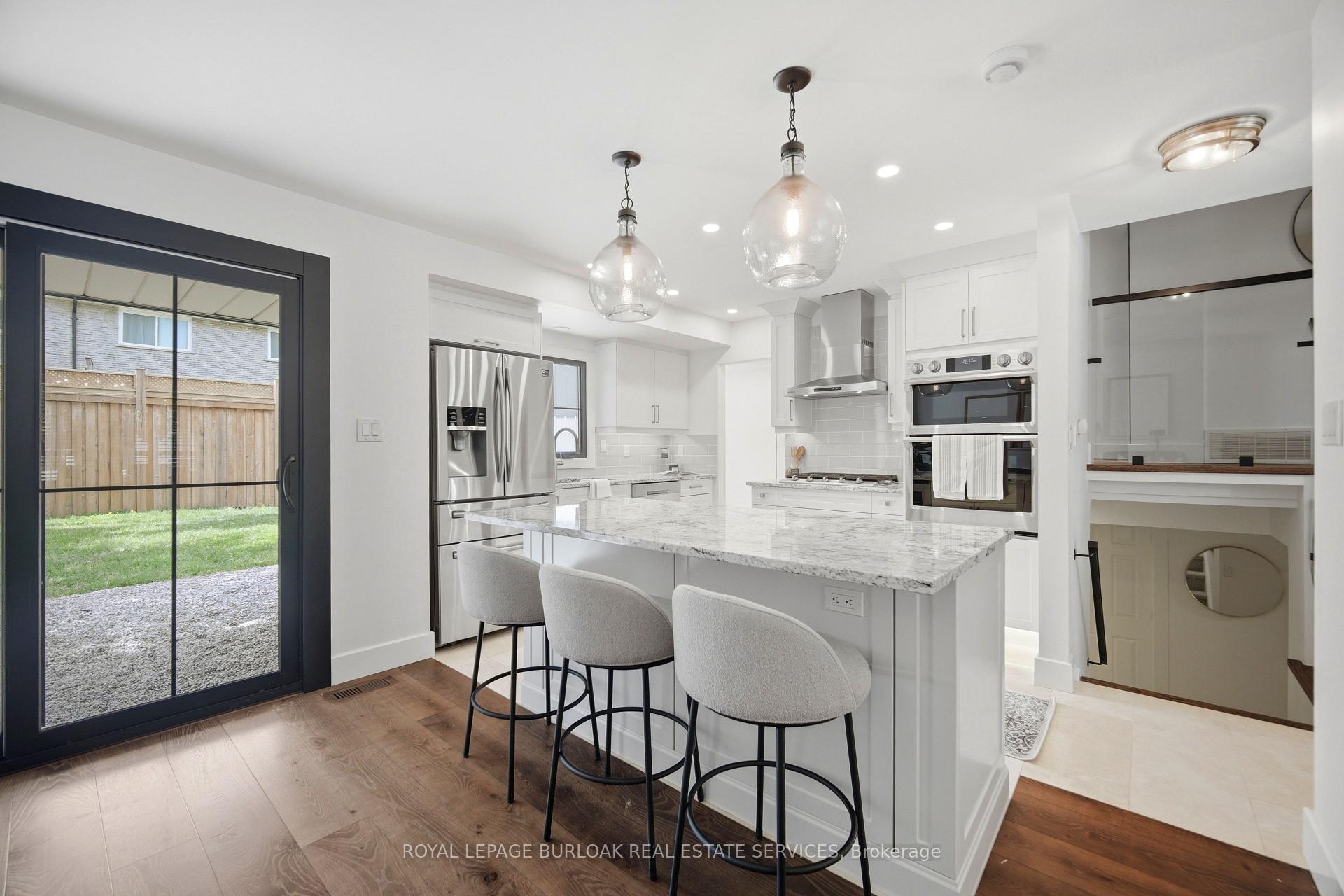 Photo 7 of 39 Culham Street, Oakville, College Park — HOMEH