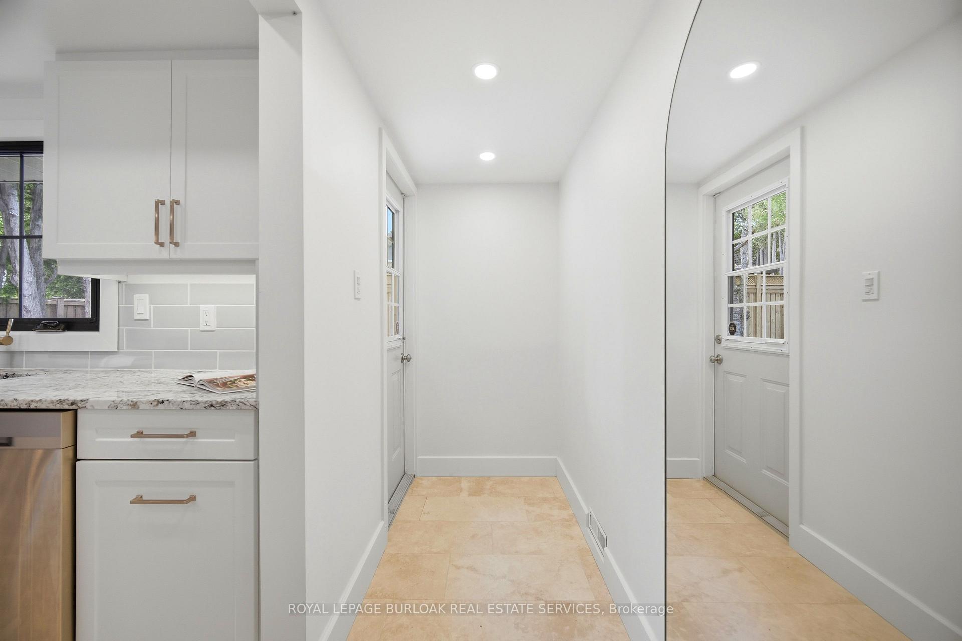 Photo 12 of 39 Culham Street, Oakville, College Park — HOMEH