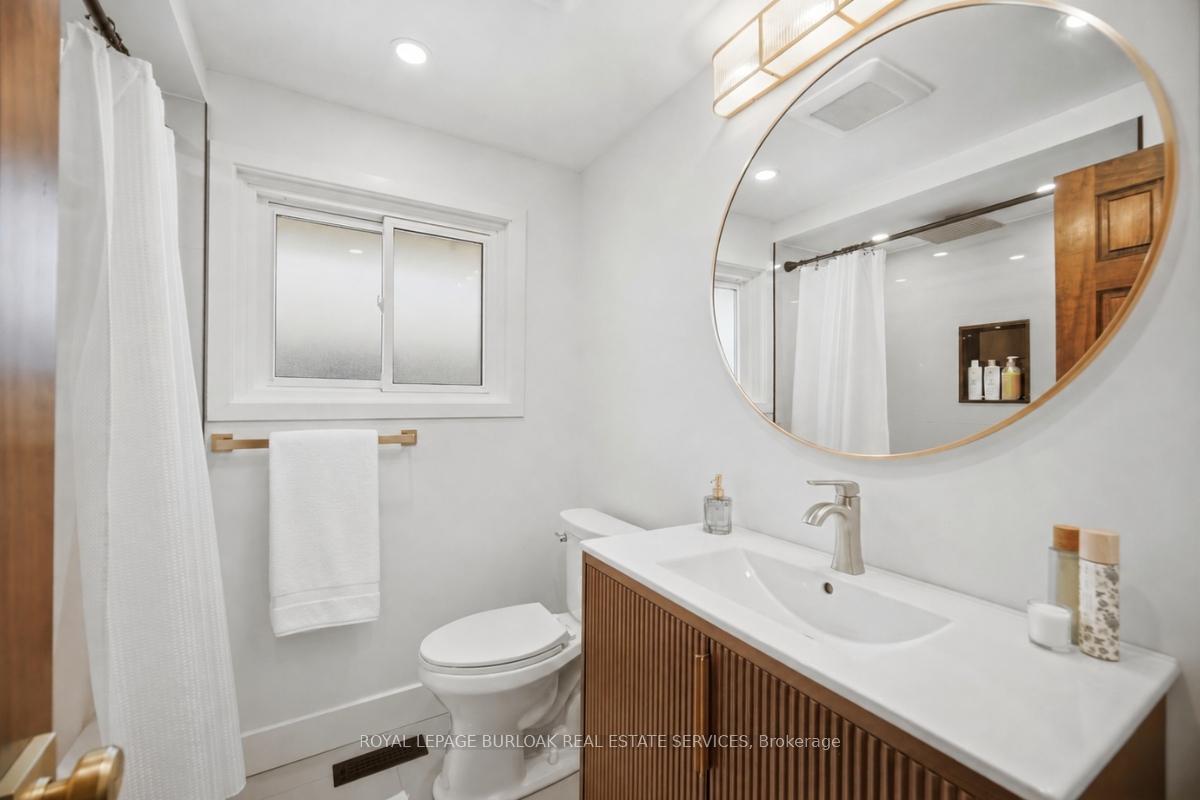 Photo 18 of 39 Culham Street, Oakville, College Park — HOMEH
