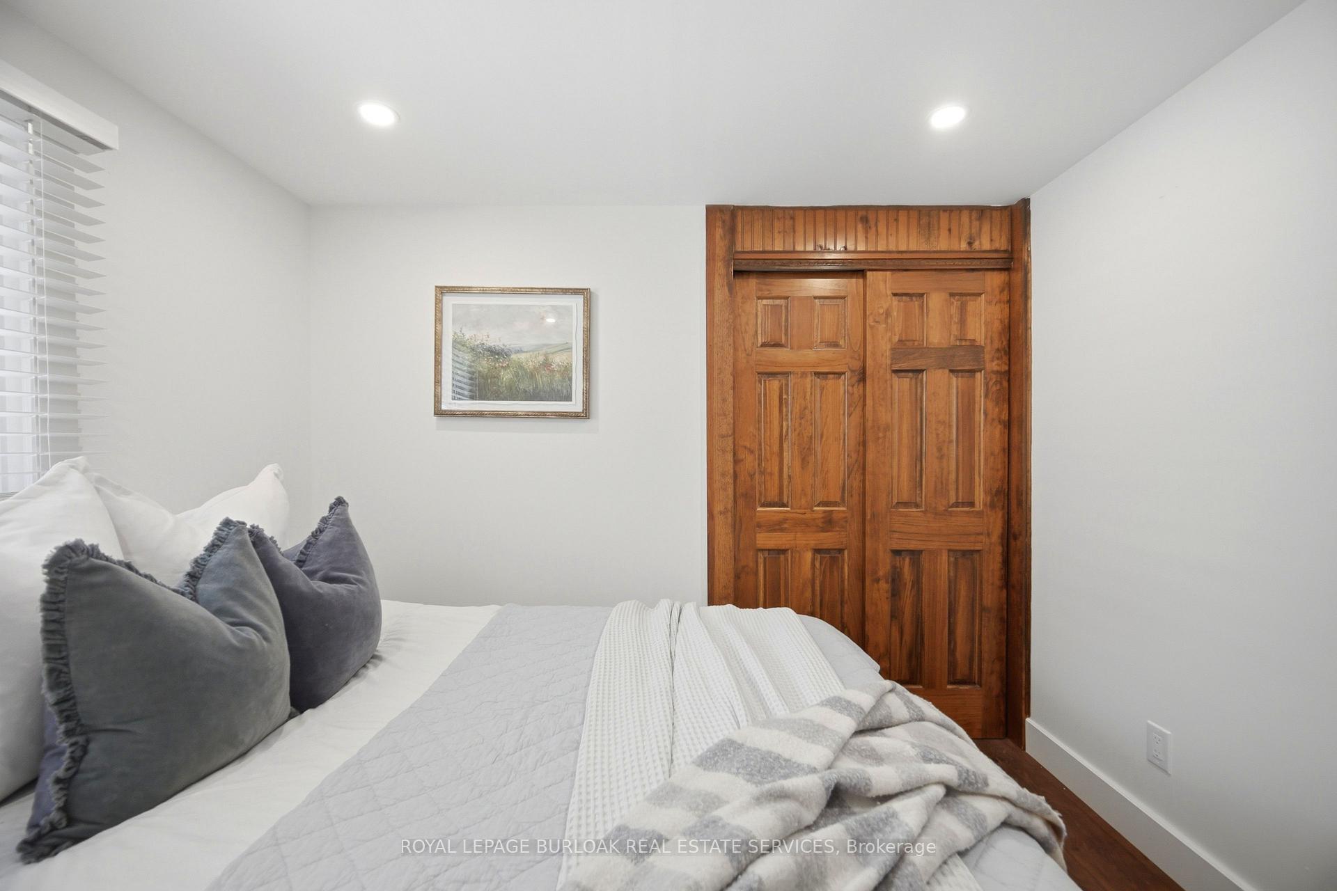 Photo 20 of 39 Culham Street, Oakville, College Park — HOMEH