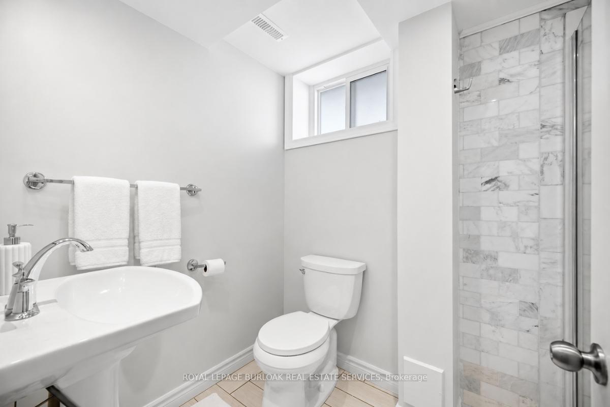 Photo 22 of 39 Culham Street, Oakville, College Park — HOMEH