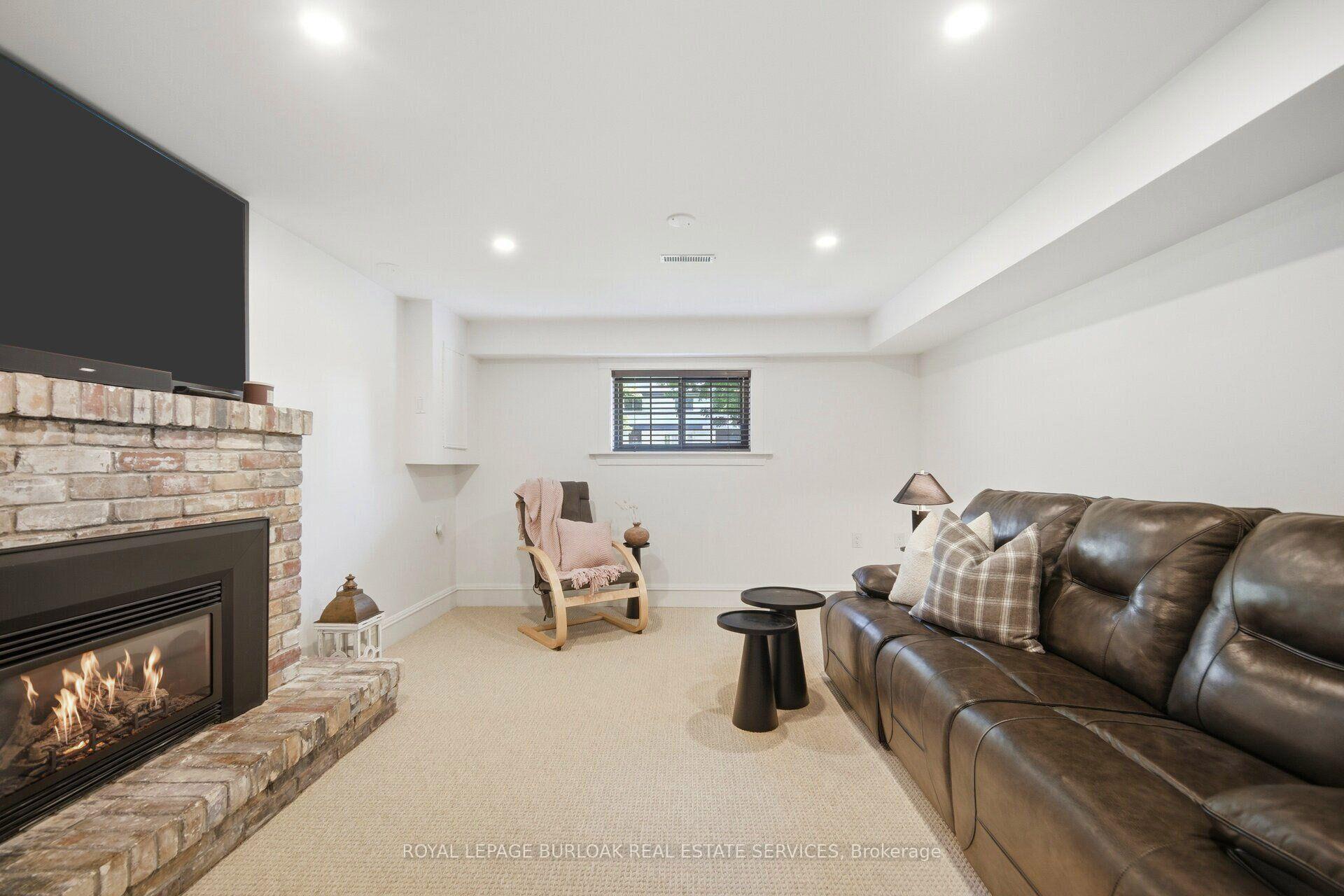Photo 23 of 39 Culham Street, Oakville, College Park — HOMEH