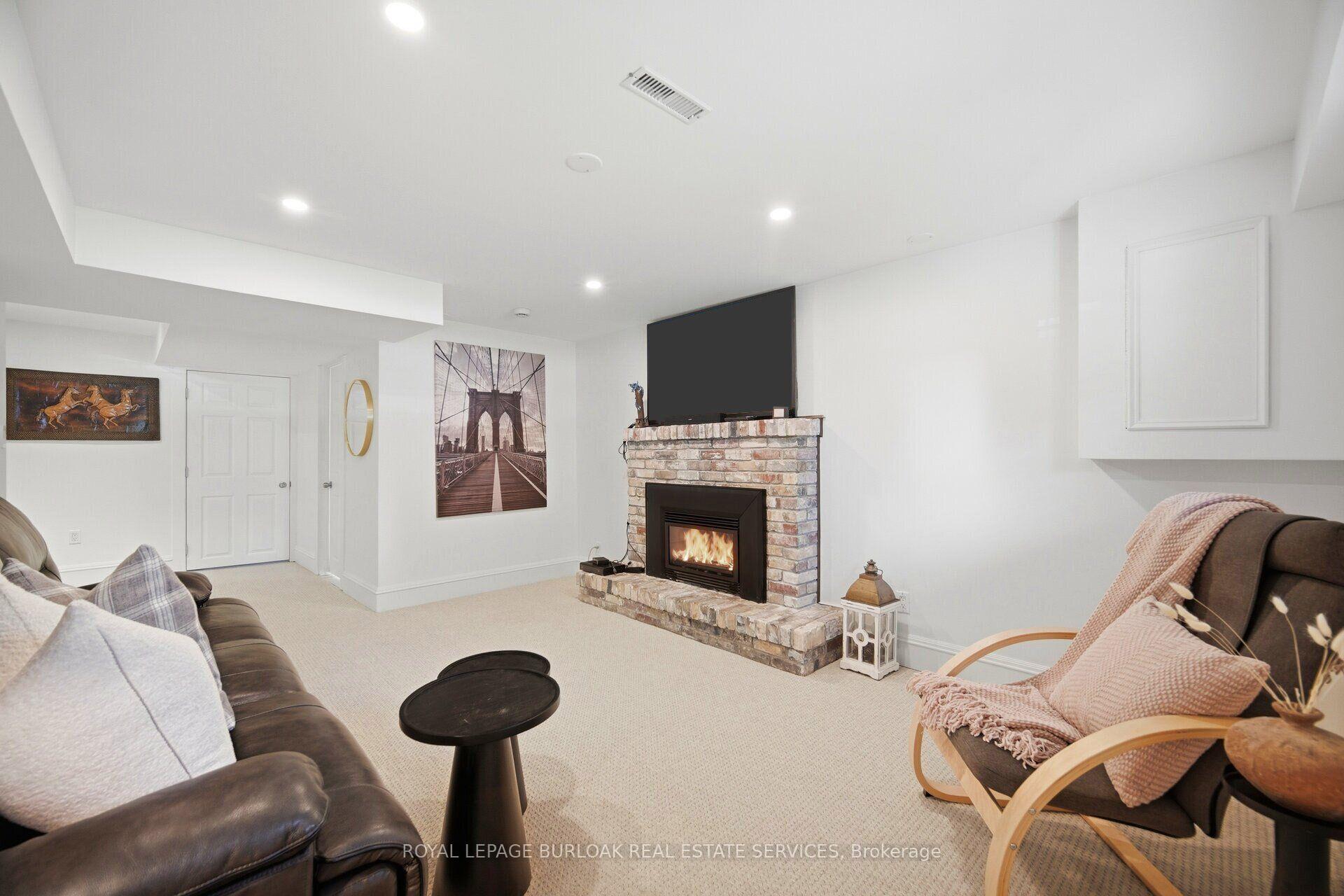 Photo 24 of 39 Culham Street, Oakville, College Park — HOMEH