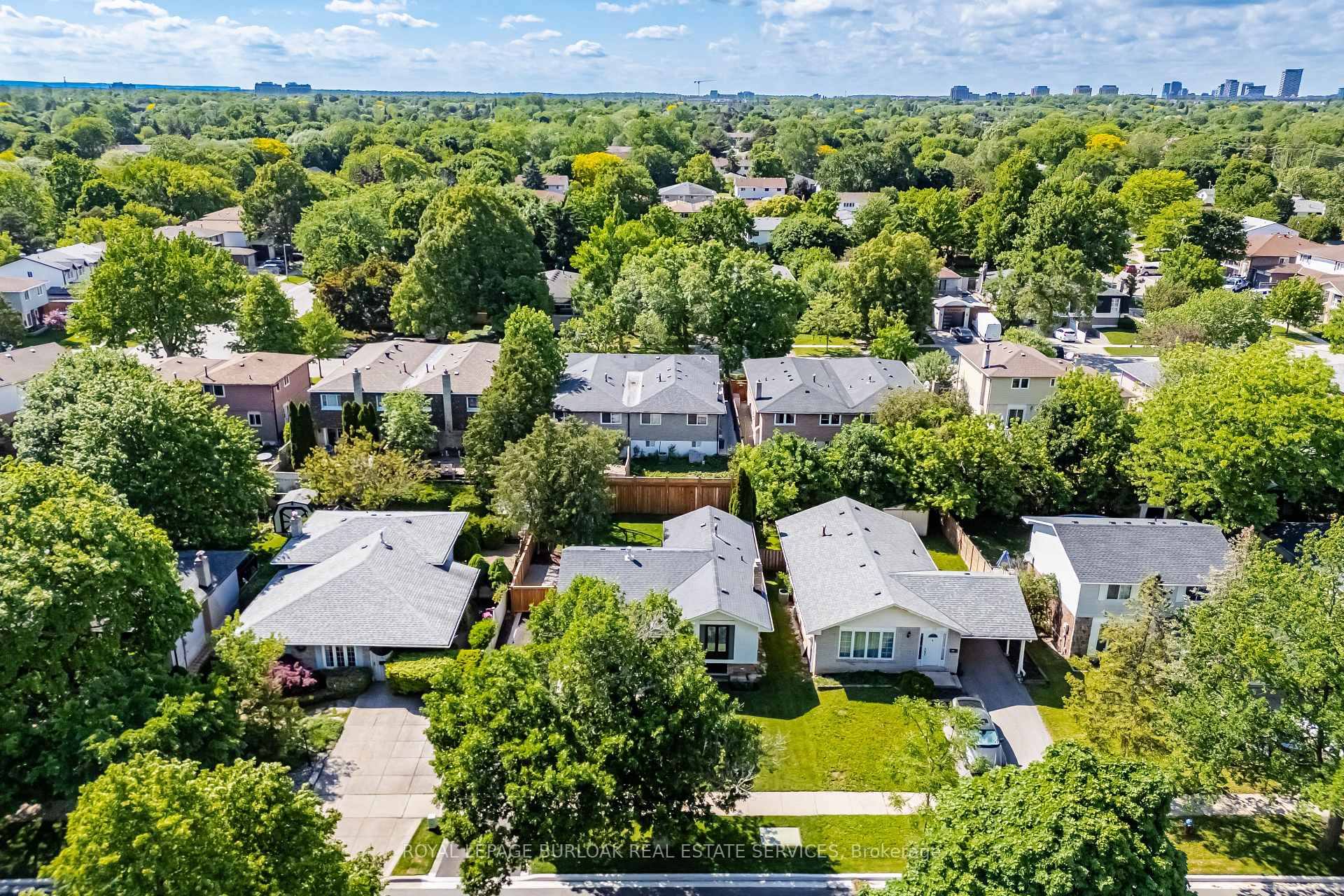 Photo 29 of 39 Culham Street, Oakville, College Park — HOMEH