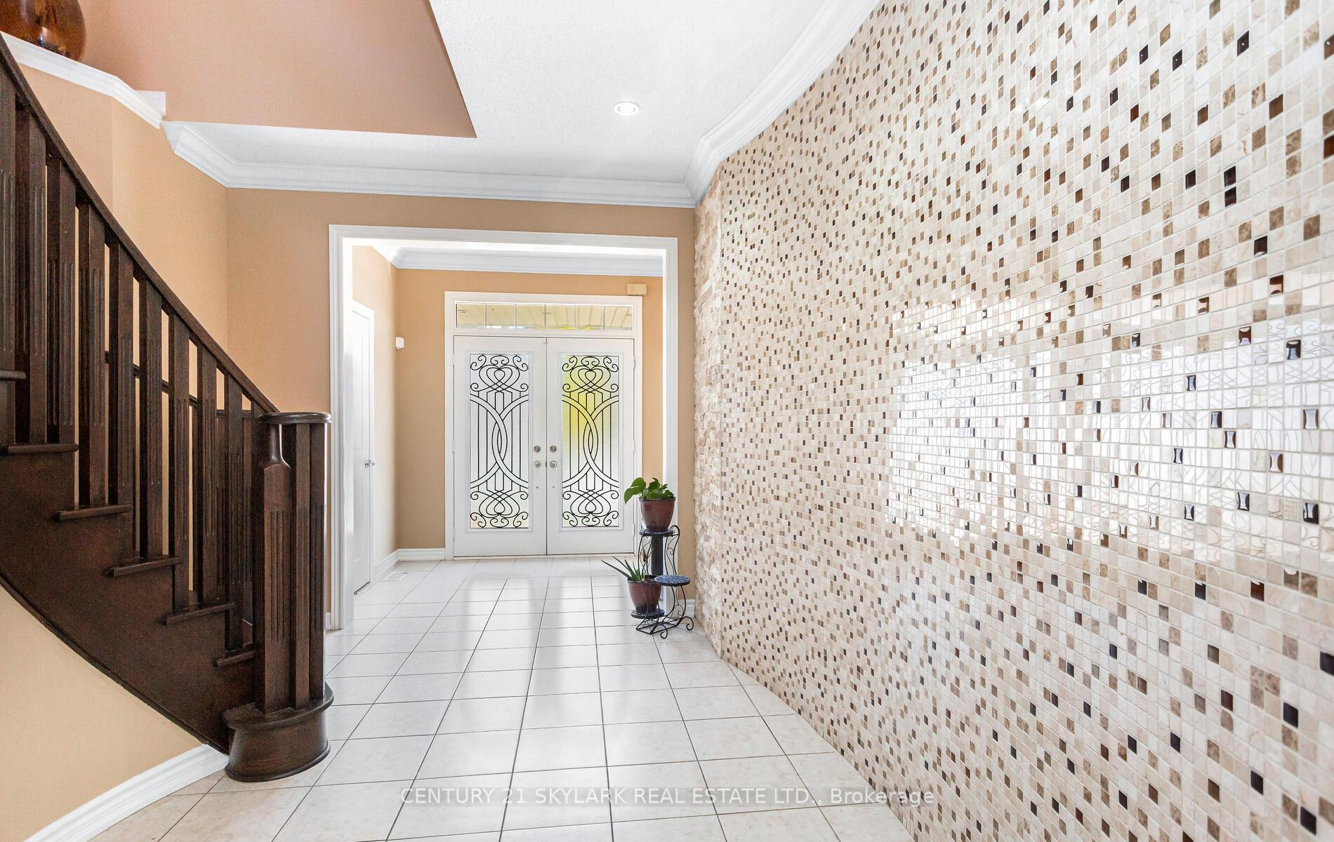 Photo 4 of 20 Nocturne Avenue, Vaughan, Kleinburg — HOMEH