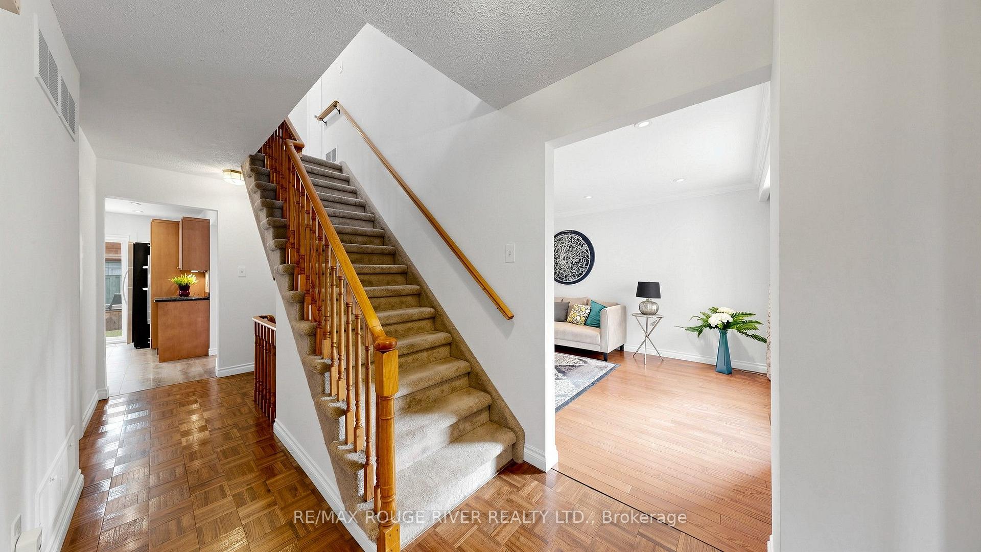 Photo 20 of 103 Ambercroft Boulevard, Scarborough, Steeles — HOMEH
