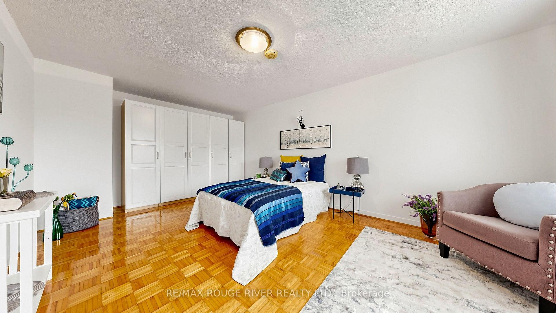 Photo 27 of 103 Ambercroft Boulevard, Scarborough, Steeles — HOMEH