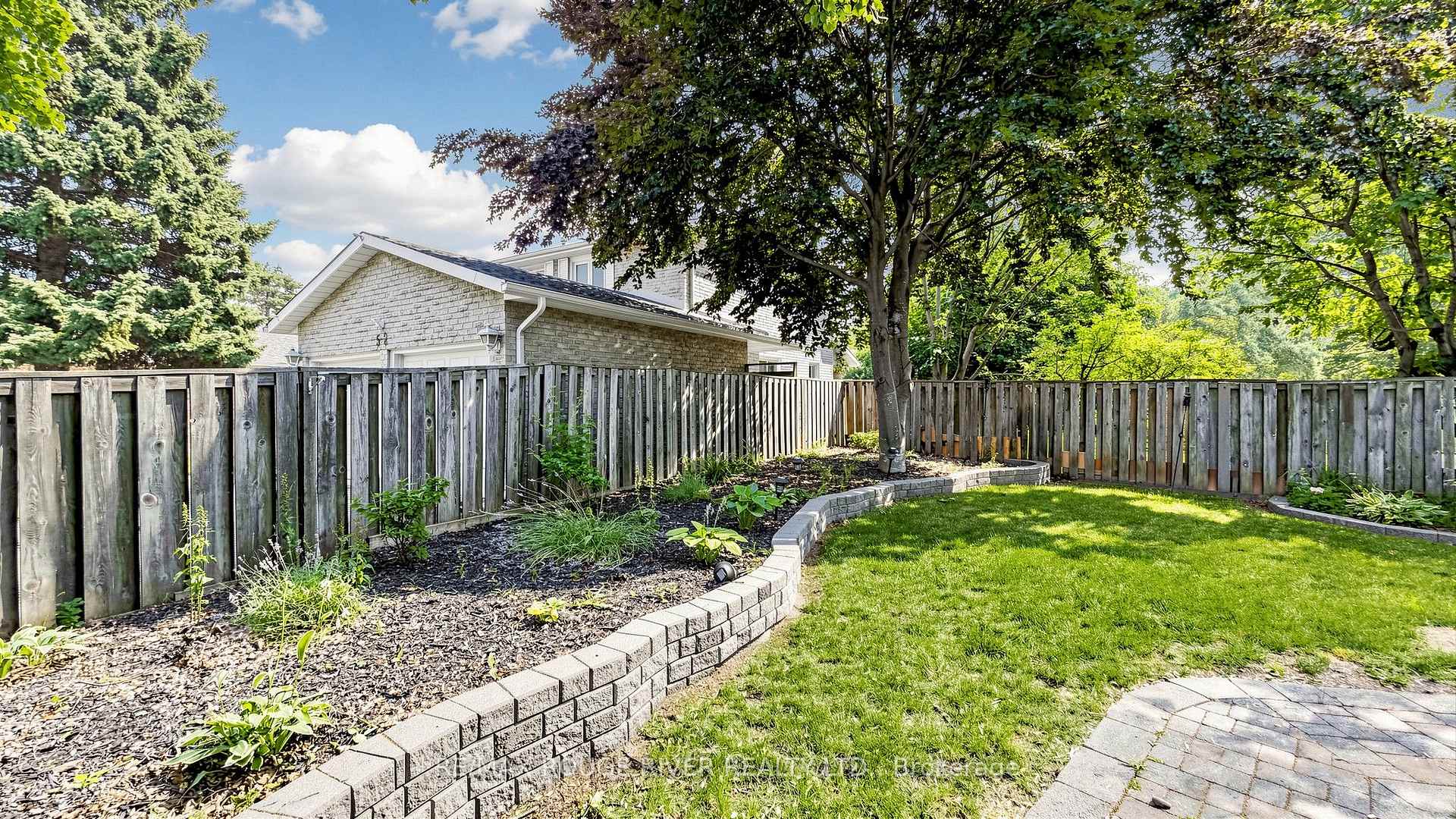 Photo 42 of 103 Ambercroft Boulevard, Scarborough, Steeles — HOMEH