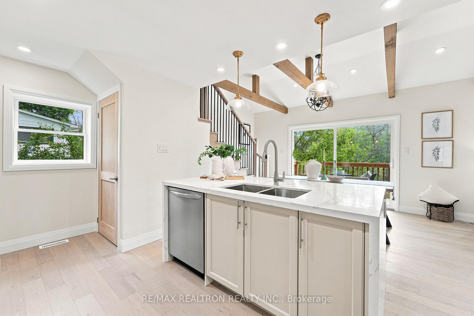 Photo 10 of 4363 Hepinstall Landing, Severn, Washago — HOMEH