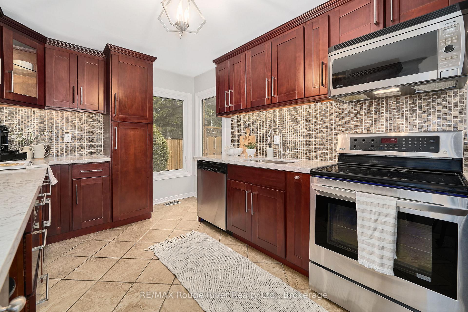 Photo 9 of 12 Goldring Drive, Whitby, Lynde Creek — HOMEH